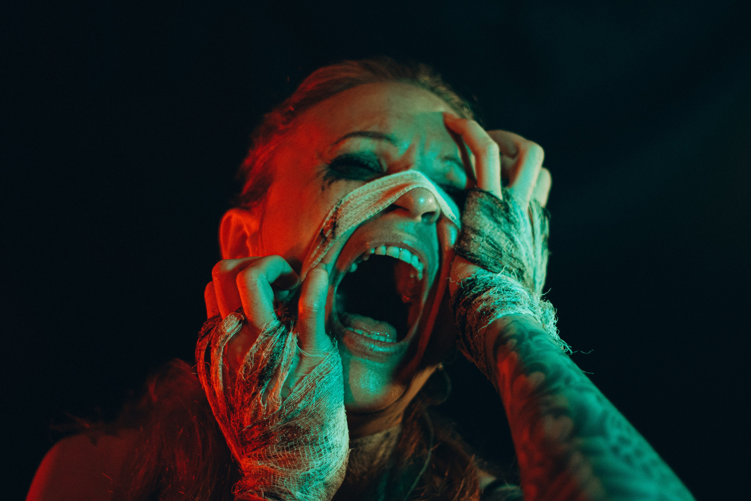 H E L E N. Портретный и уличный фотограф в Санкт-Петербурге Сергей Кутьин