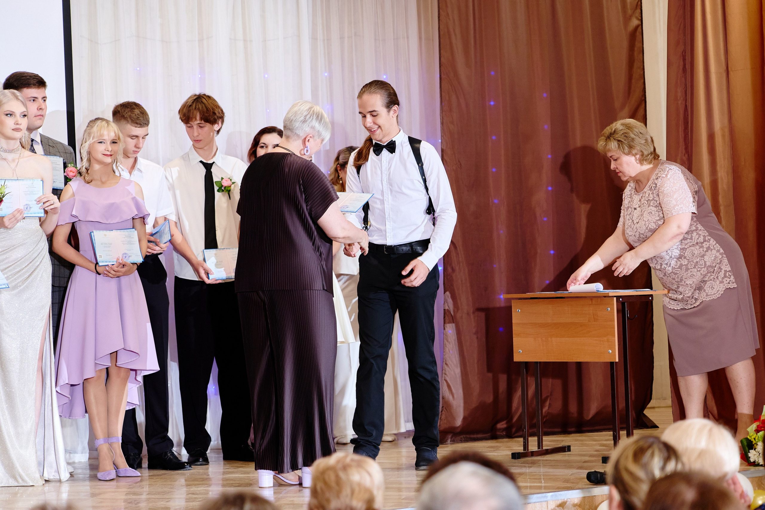 Выпускной 35 Сош. Фотограф Выпускные альбомы Таганрог Сергей Коробченко