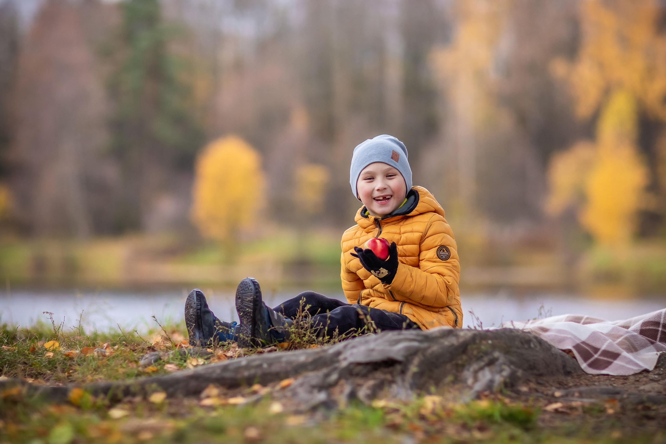 Осенняя съемка Олег и Дениска в Шуваловском парке. Репортажный, семейный, свадебный фотограф Санкт-Петербург Ольга Лесюк