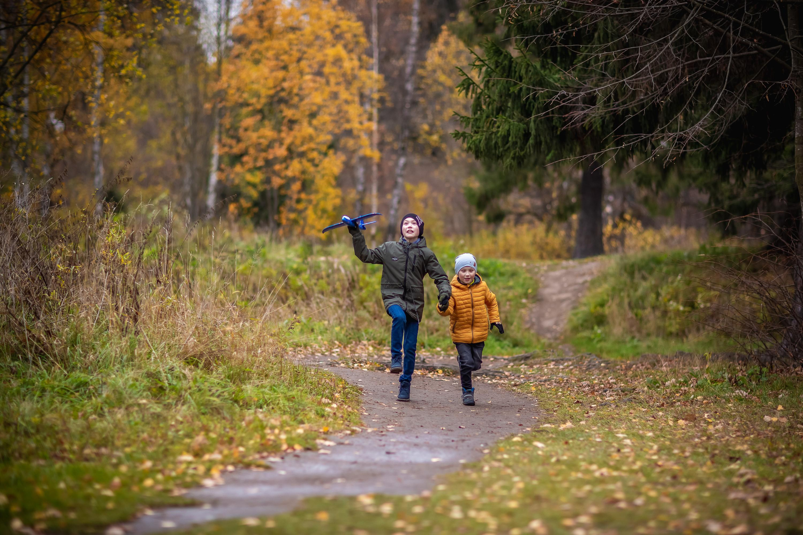 Осенняя съемка Олег и Дениска в Шуваловском парке. Репортажный, семейный, свадебный фотограф Санкт-Петербург Ольга Лесюк