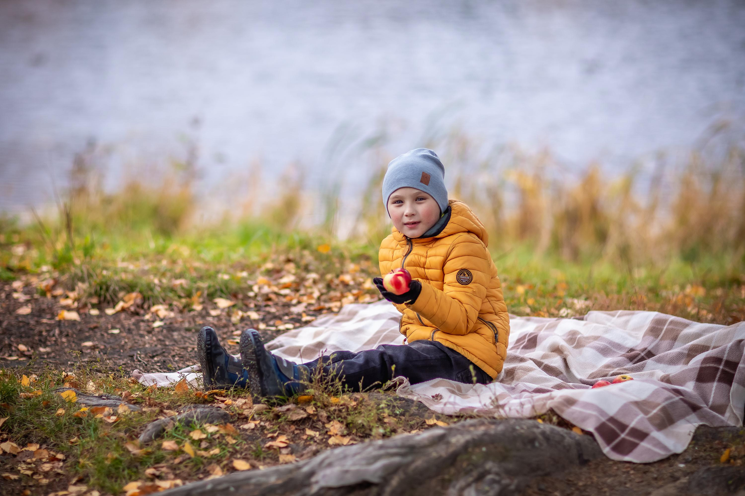 Осенняя съемка Олег и Дениска в Шуваловском парке. Репортажный, семейный, свадебный фотограф Санкт-Петербург Ольга Лесюк