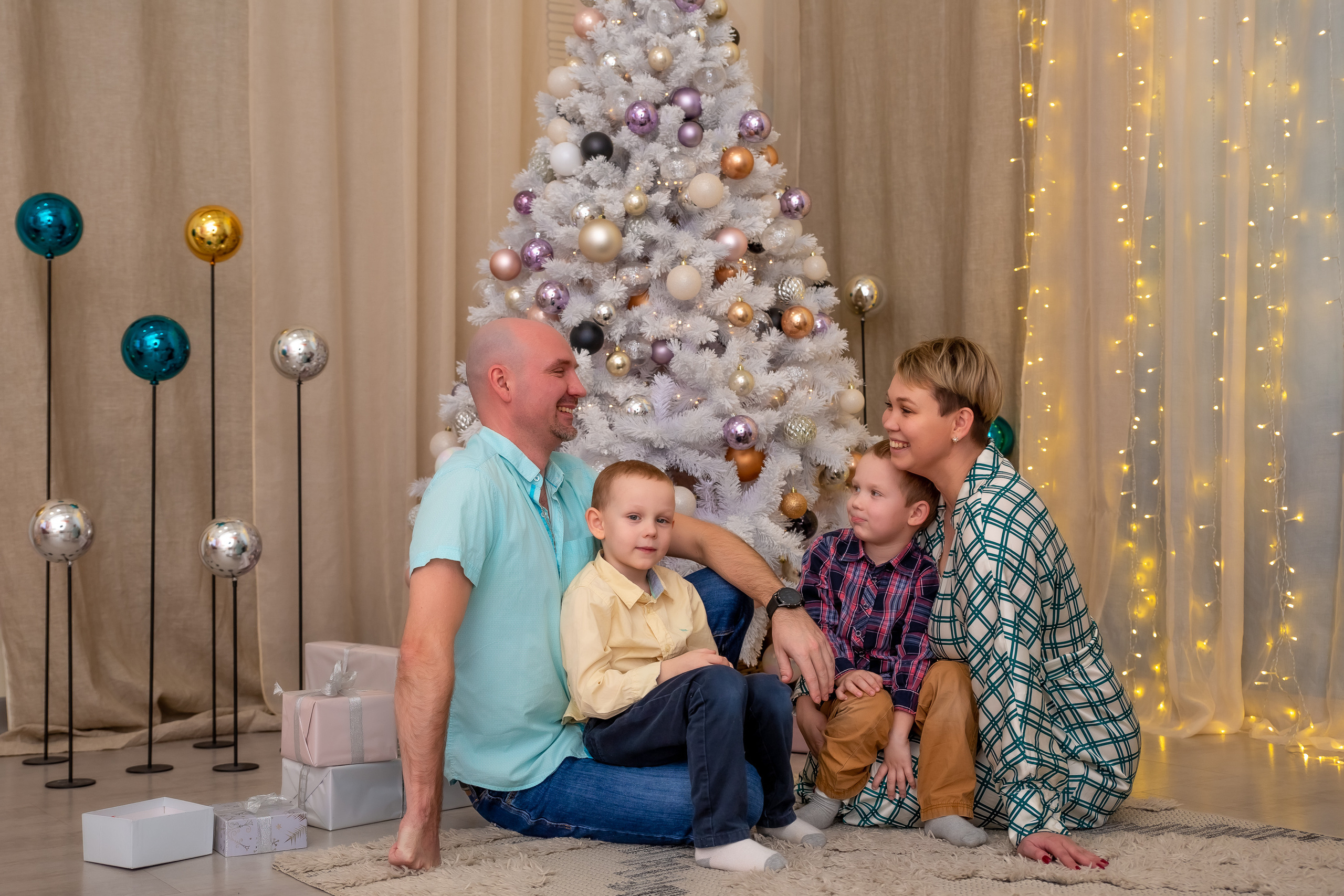 Новогодняя семейная съемка в фотостудии Веретено. Репортажный, семейный, свадебный фотограф Санкт-Петербург Ольга Лесюк