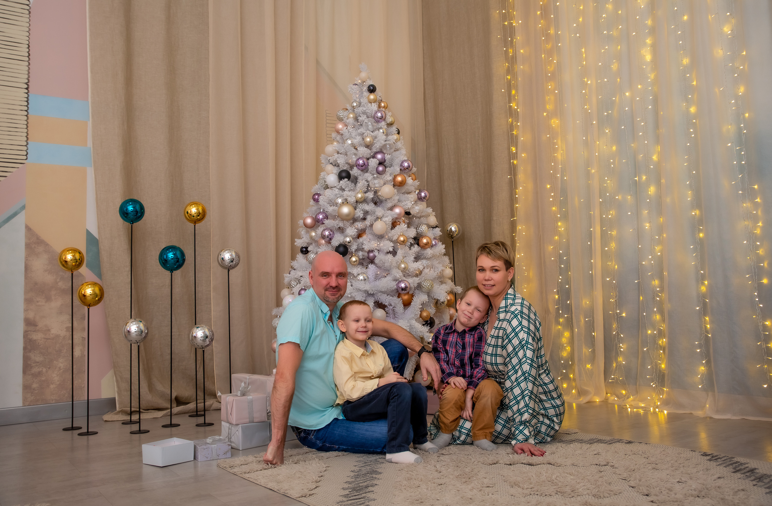 Новогодняя семейная съемка в фотостудии Веретено. Репортажный, семейный, свадебный фотограф Санкт-Петербург Ольга Лесюк