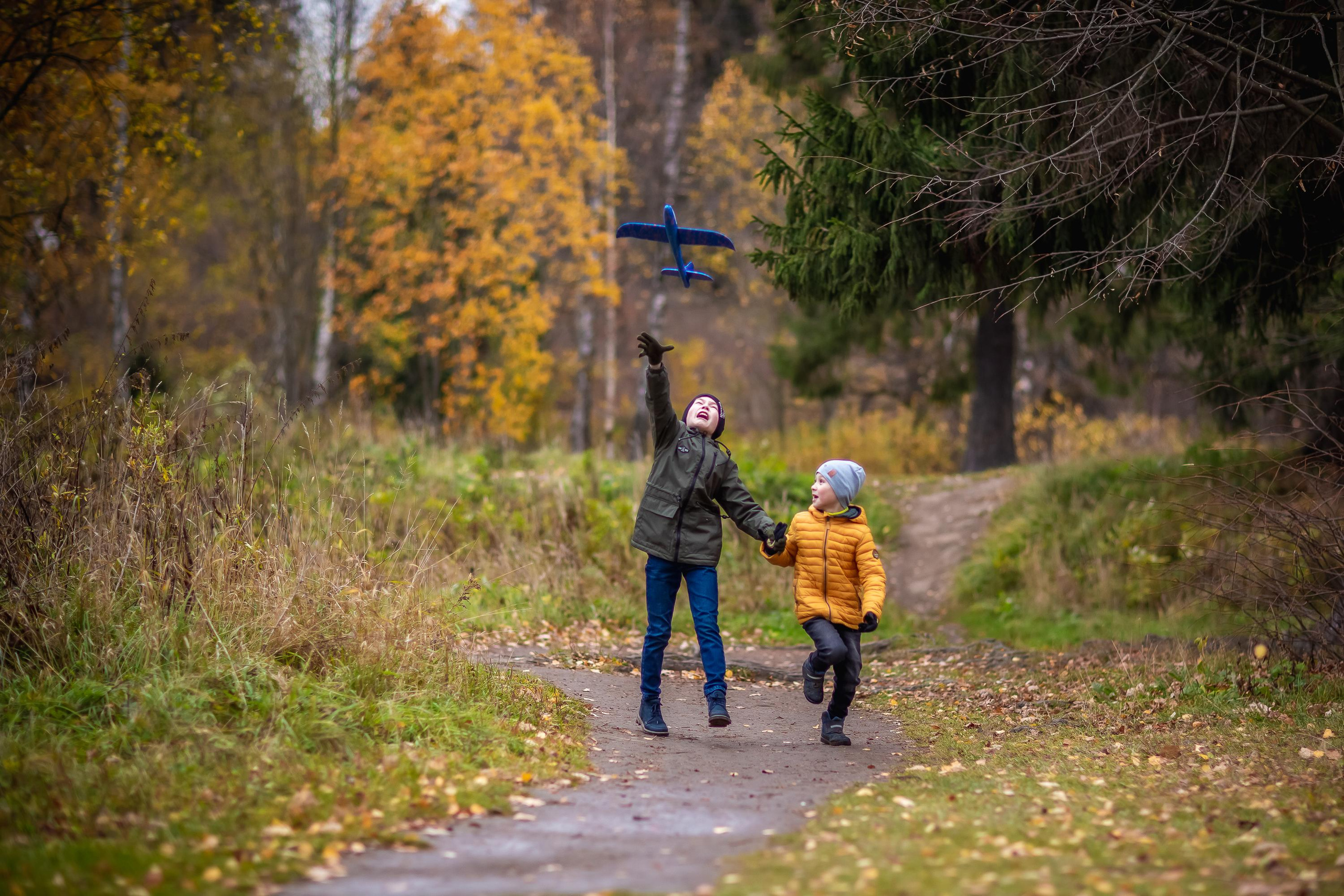 Осенняя съемка Олег и Дениска в Шуваловском парке. Репортажный, семейный, свадебный фотограф Санкт-Петербург Ольга Лесюк