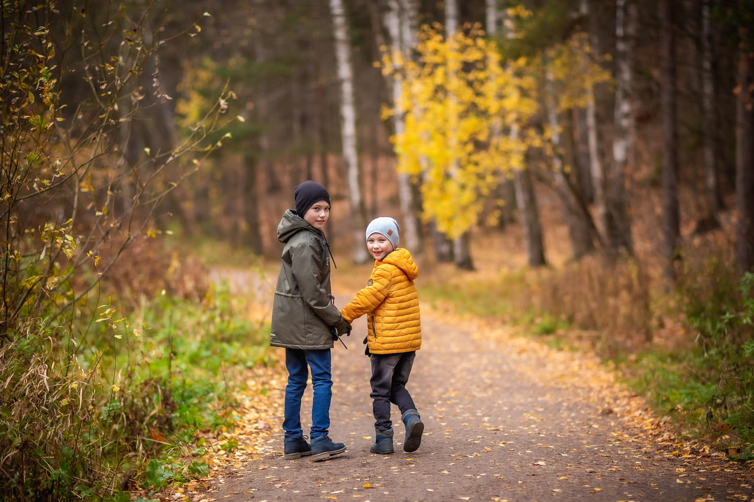 Осенняя съемка Олег и Дениска в Шуваловском парке. Репортажный, семейный, свадебный фотограф Санкт-Петербург Ольга Лесюк