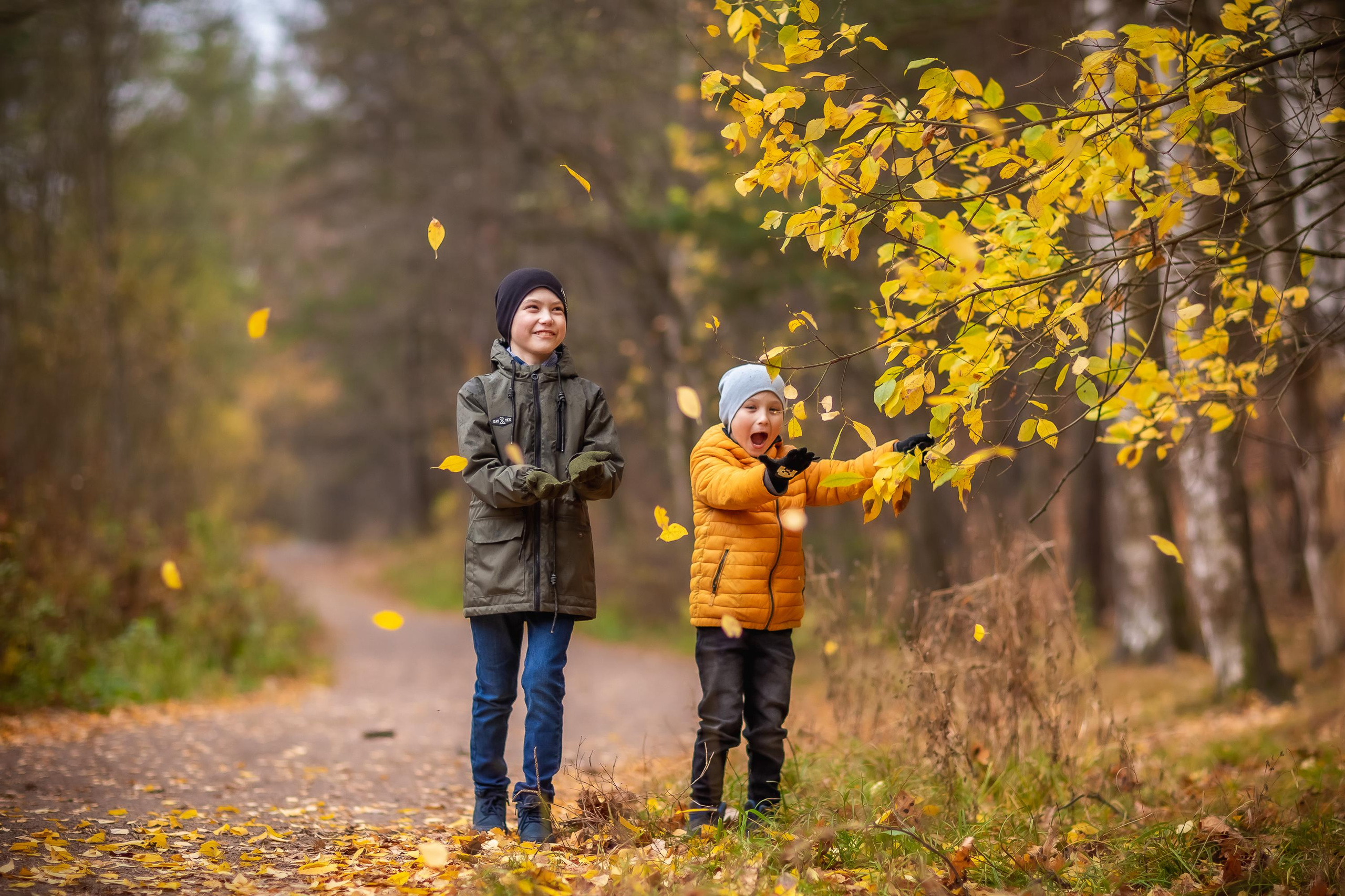 Осенняя съемка Олег и Дениска в Шуваловском парке. Репортажный, семейный, свадебный фотограф Санкт-Петербург Ольга Лесюк