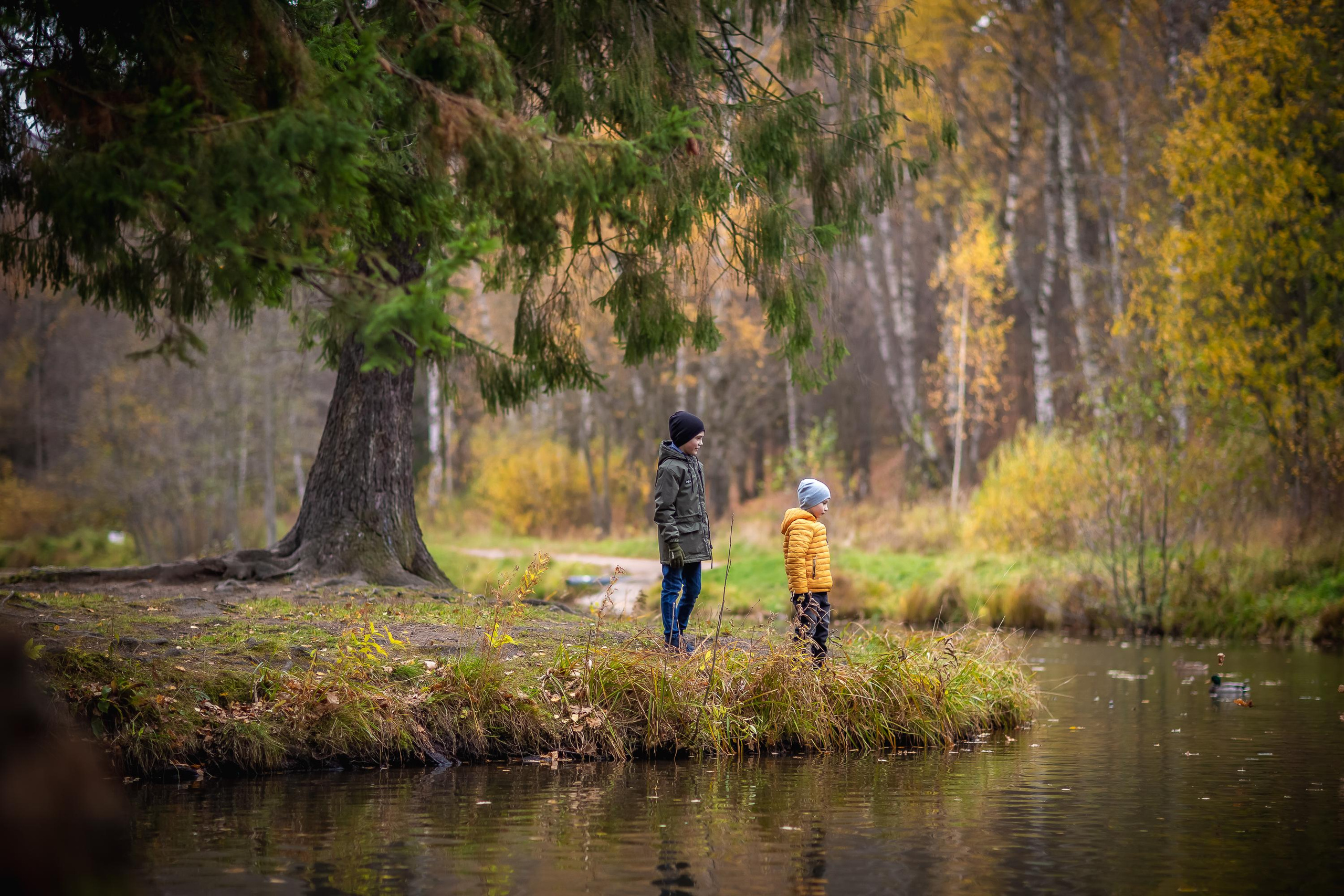 Осенняя съемка Олег и Дениска в Шуваловском парке. Репортажный, семейный, свадебный фотограф Санкт-Петербург Ольга Лесюк
