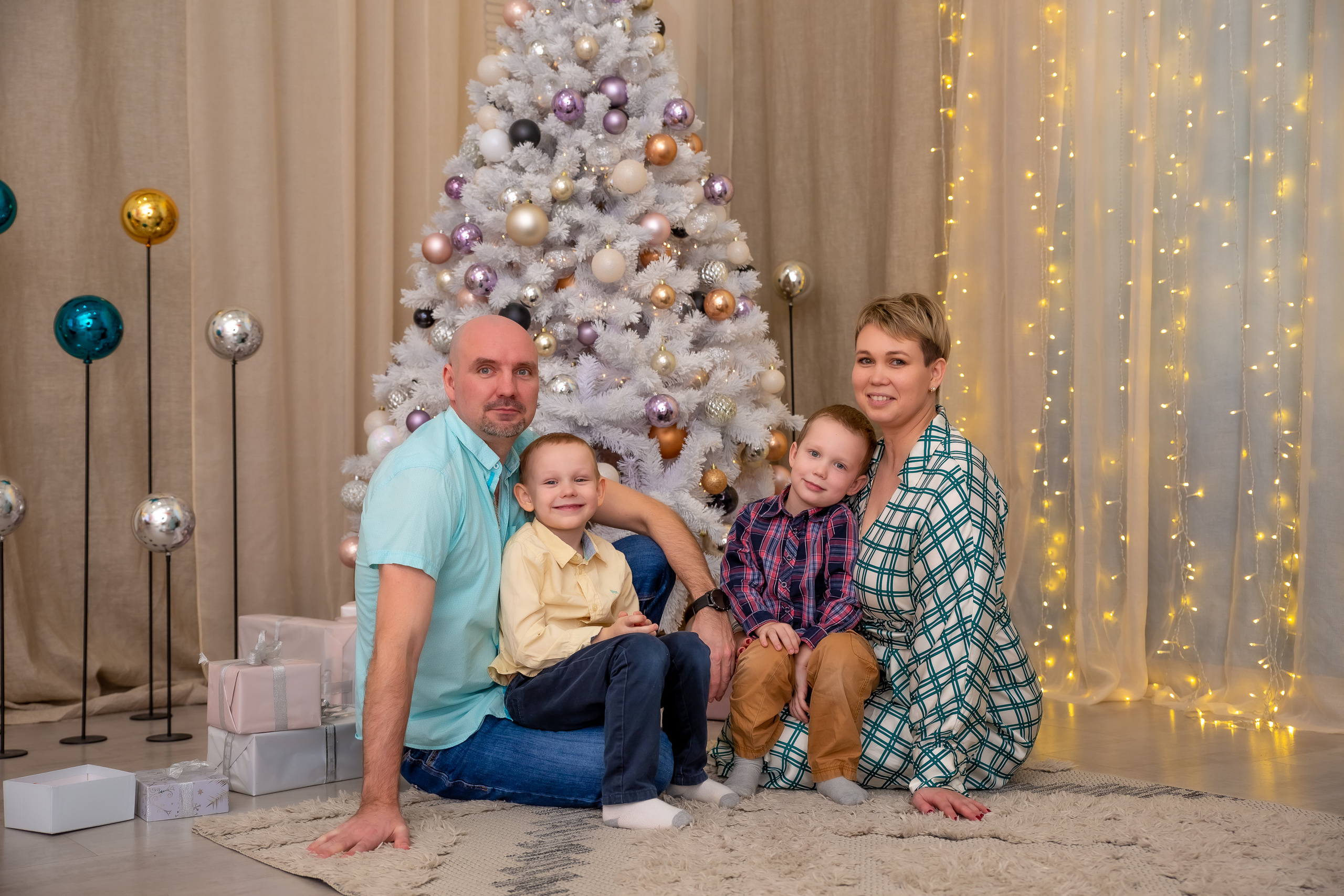 Новогодняя семейная съемка в фотостудии Веретено. Репортажный, семейный, свадебный фотограф Санкт-Петербург Ольга Лесюк