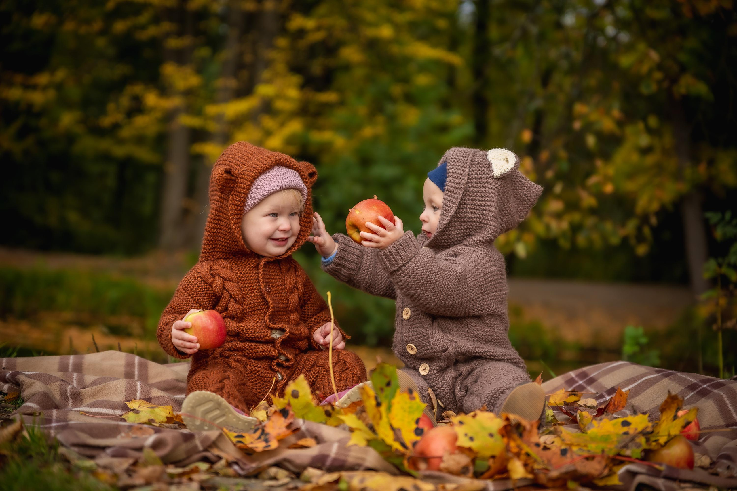 Осенняя съемка малышей в парке. Репортажный, семейный, свадебный фотограф Санкт-Петербург Ольга Лесюк