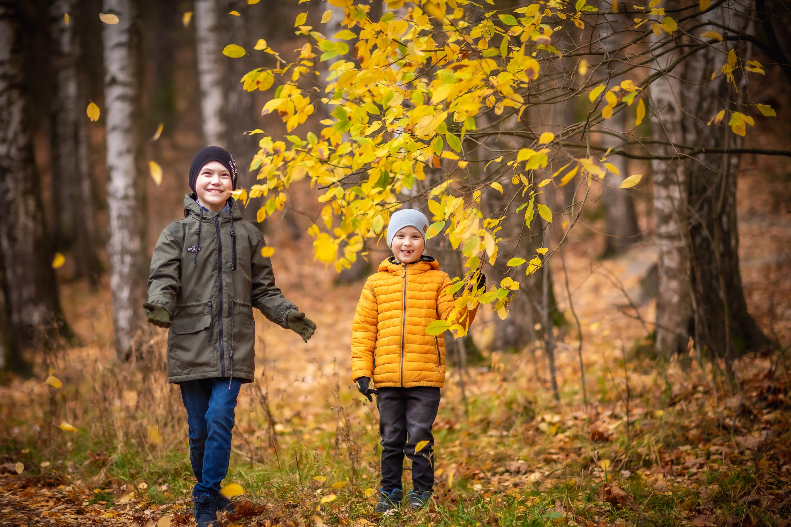Осенняя съемка Олег и Дениска в Шуваловском парке. Репортажный, семейный, свадебный фотограф Санкт-Петербург Ольга Лесюк