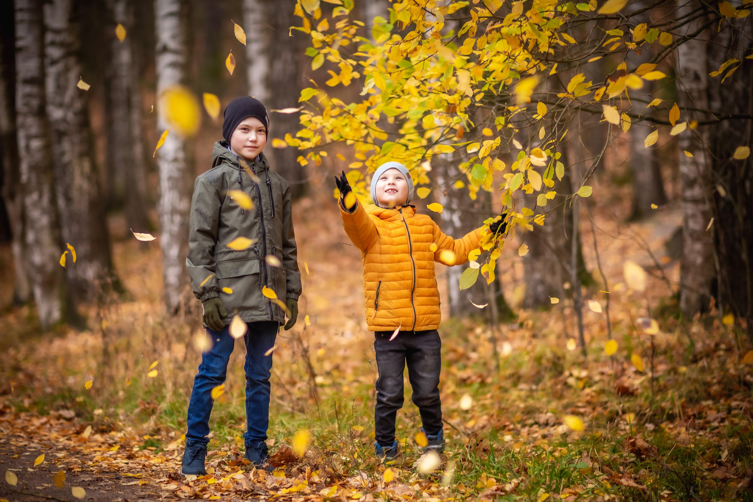 Осенняя съемка Олег и Дениска в Шуваловском парке. Репортажный, семейный, свадебный фотограф Санкт-Петербург Ольга Лесюк