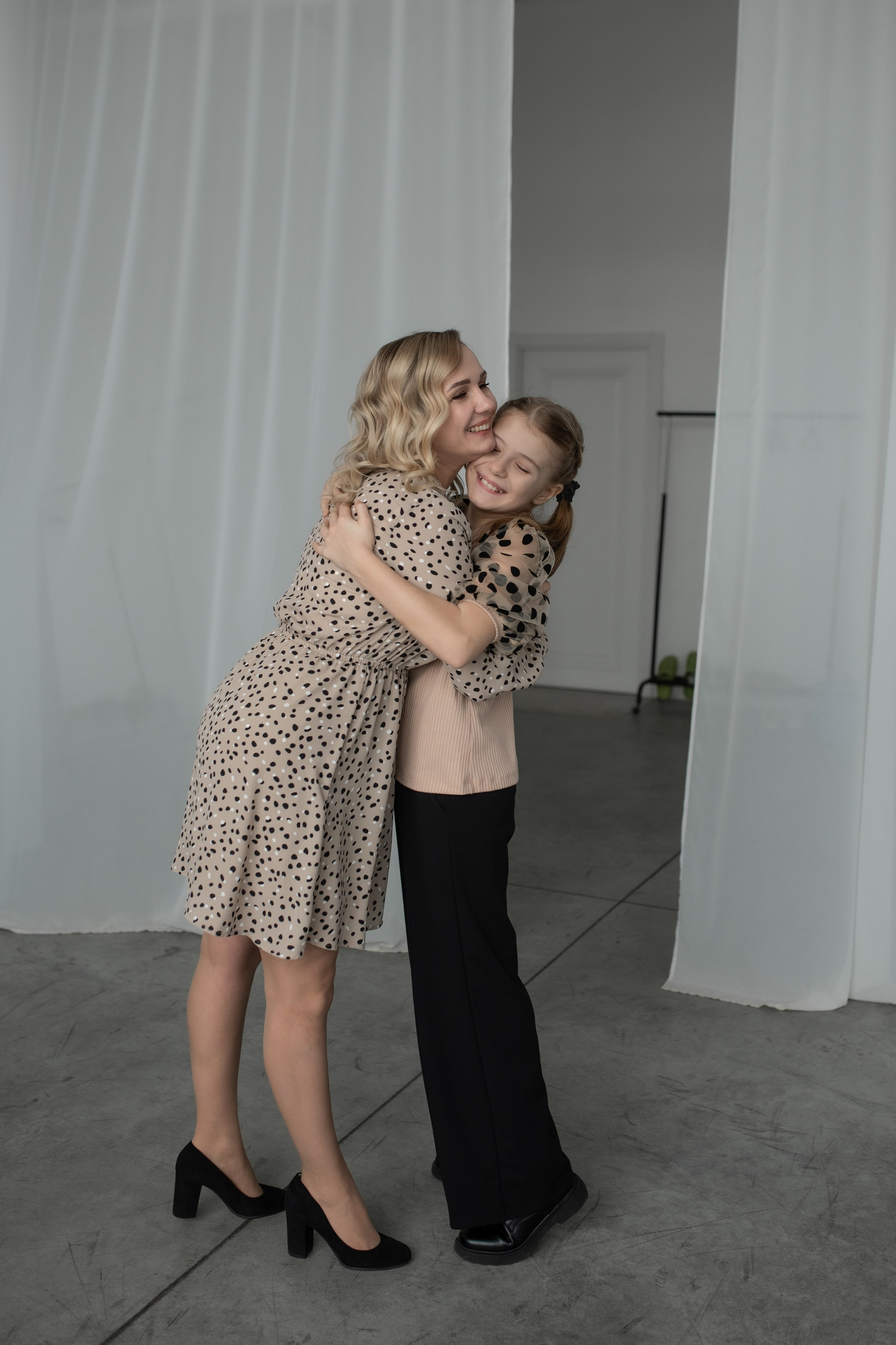 Таня, Аня, София. Www.ostermiller.ru