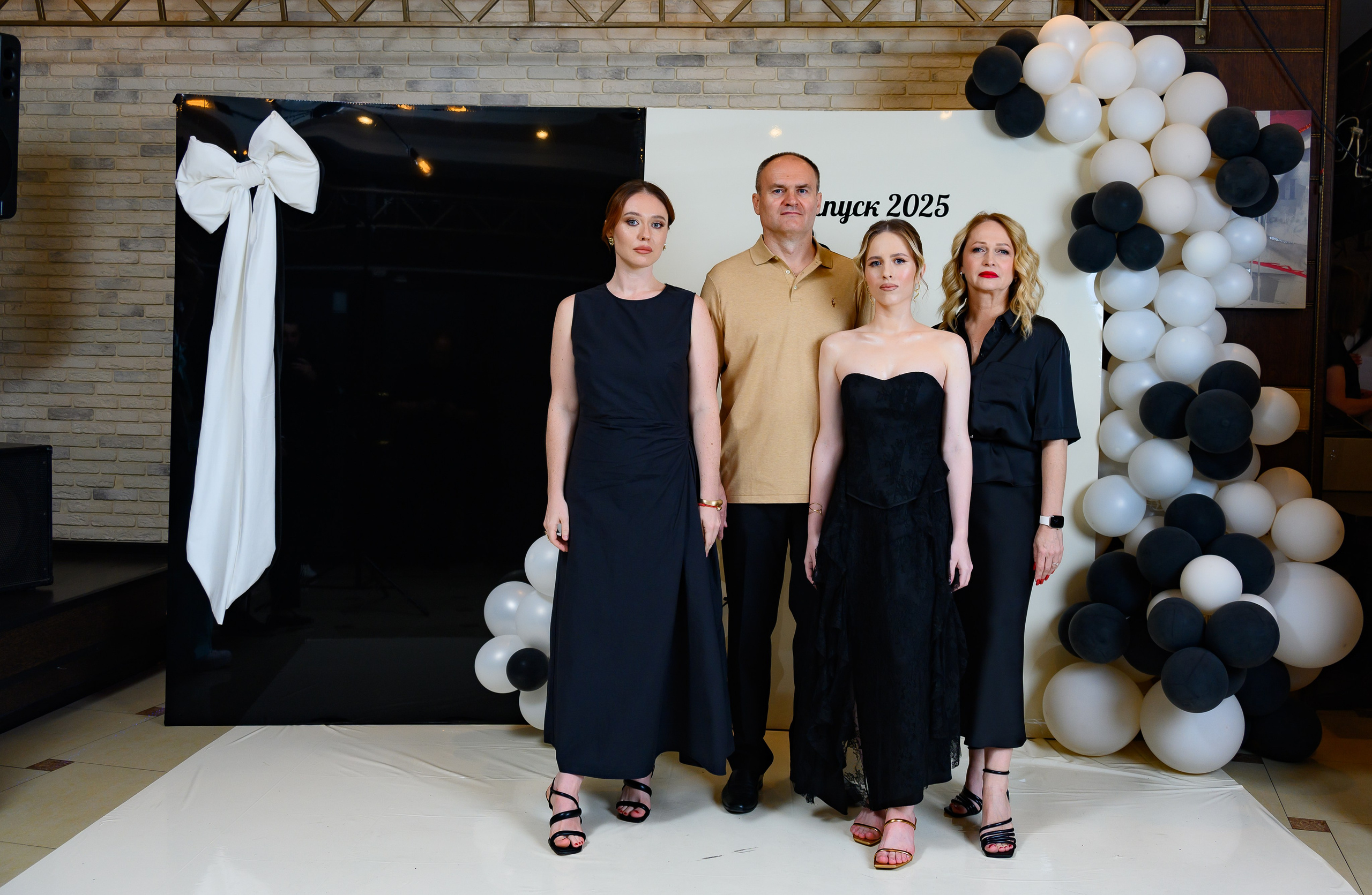 Выпускной 2025 11 кл. Семейный и детский фотограф в Новороссийске Лебедева Елена