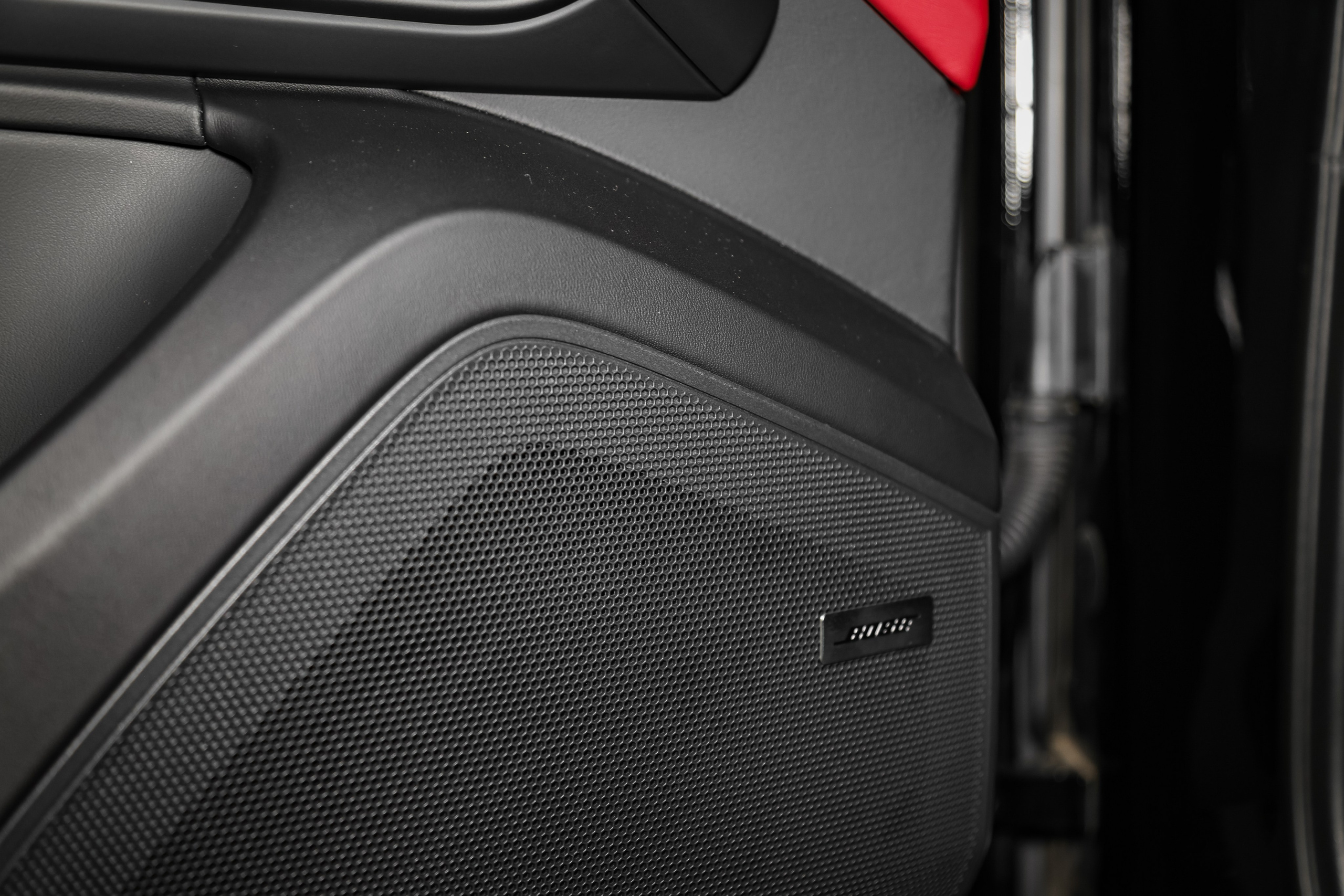 2025 PORSCHE CAYENNE COUPE E-Hybrid $185,000 NEW from EUROPE. Mixturecaptures