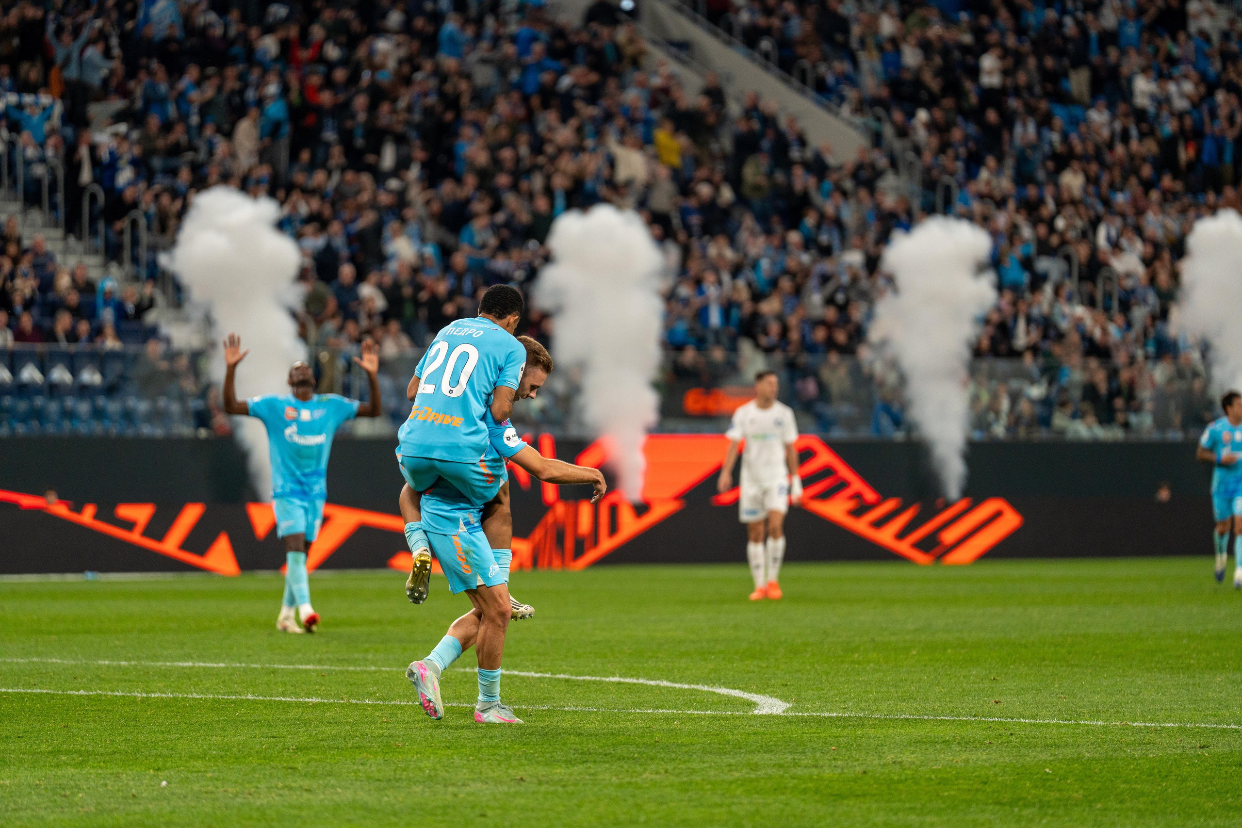 Зенит — Оренбург: репортажная съёмка матча РПЛ в Санкт-Петербурге | Антон Гауф. Спортивный фотограф в Санкт-Петербурге | Антон Гауф