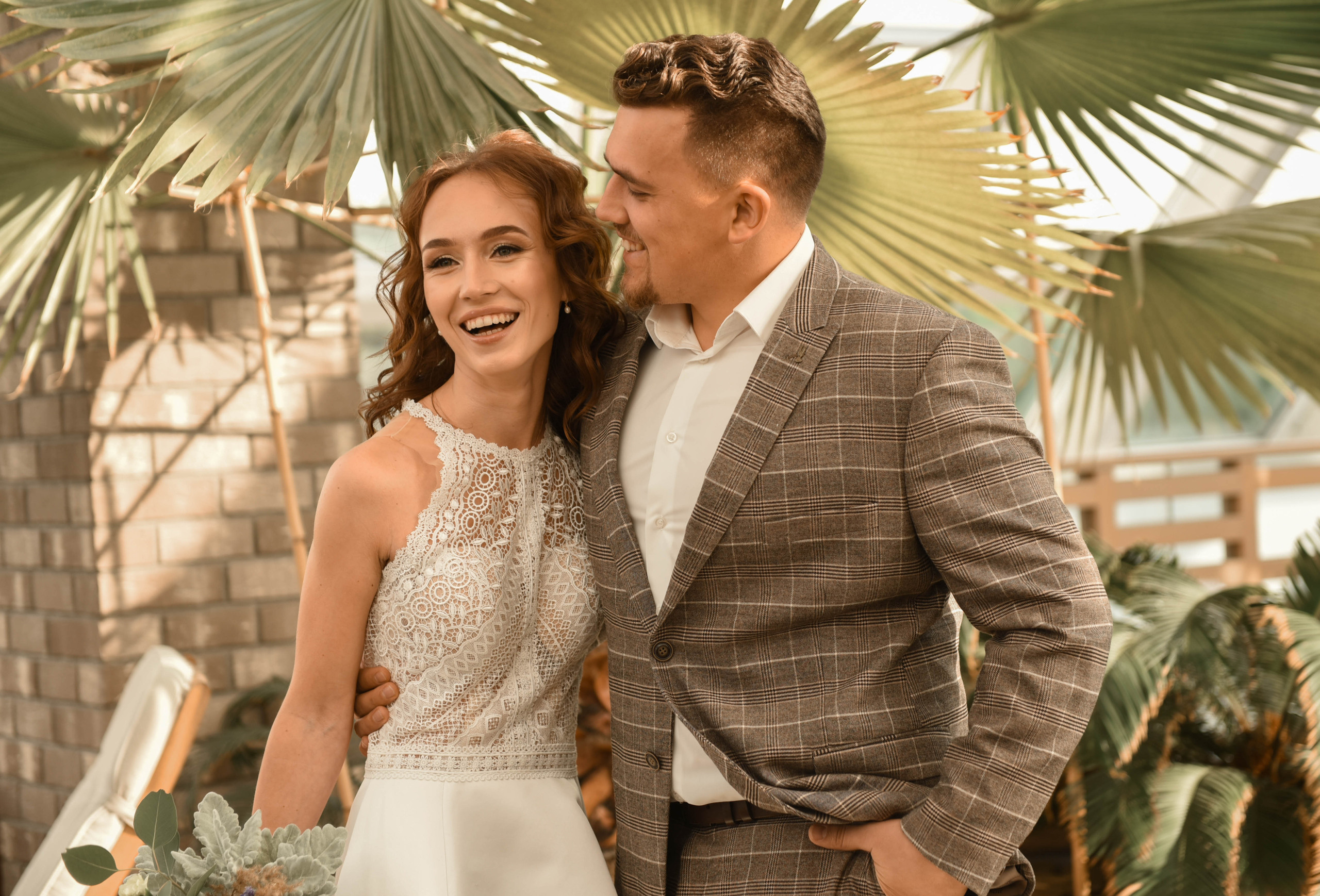 Свадебная фотосессия Ярославль на крыше ресторана