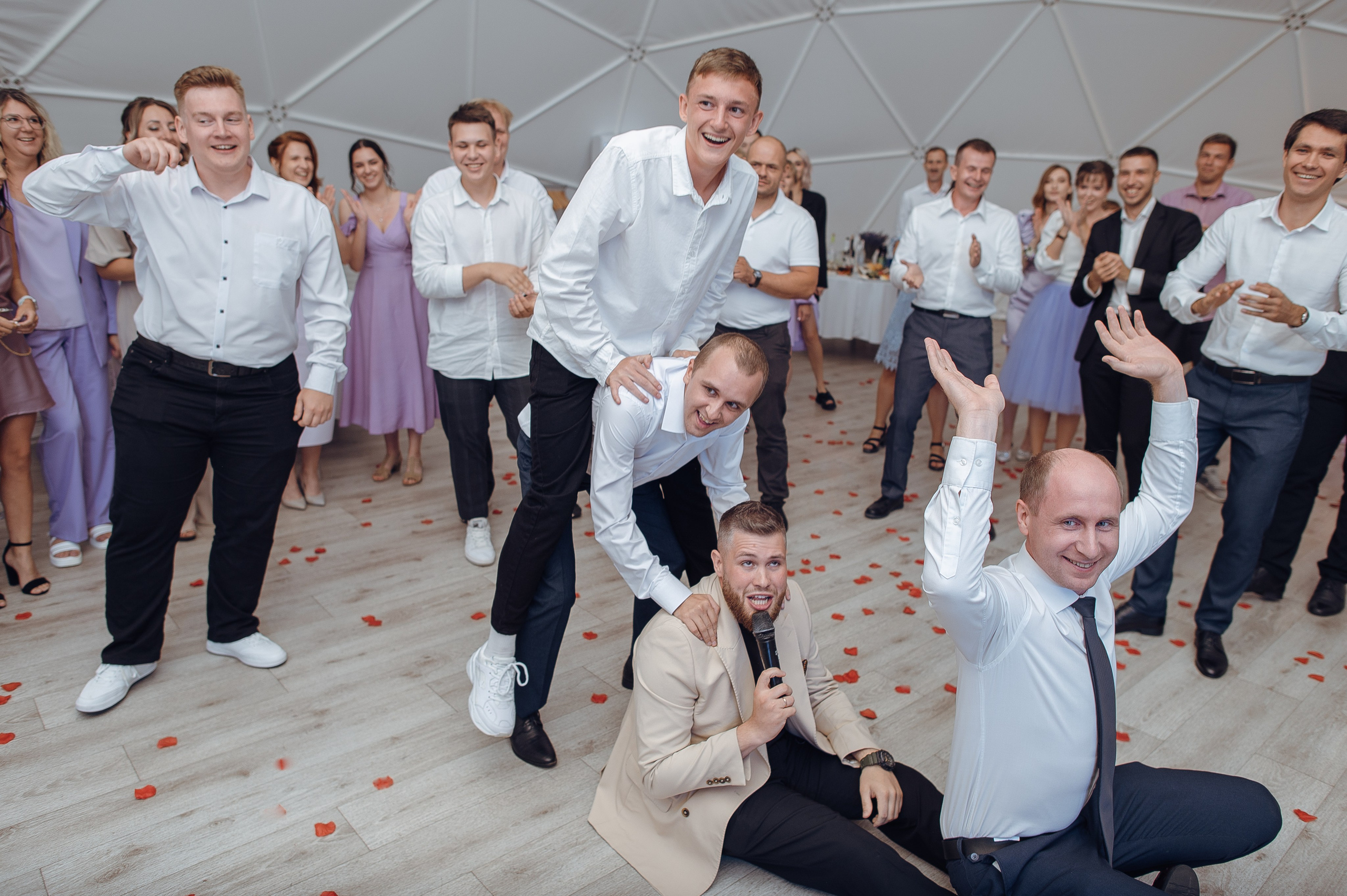 Семейный и дружелюбный свадебный день Людмилы и Сергея. Свадебный фотограф в Ярославле Денис Медоваров