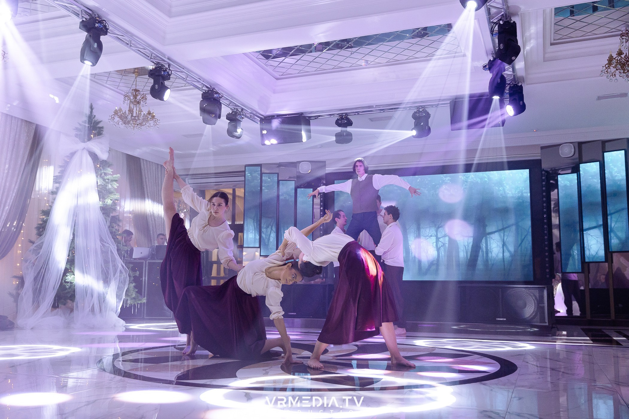 Новогодний вечер в ресторане «Лазурный Берег»