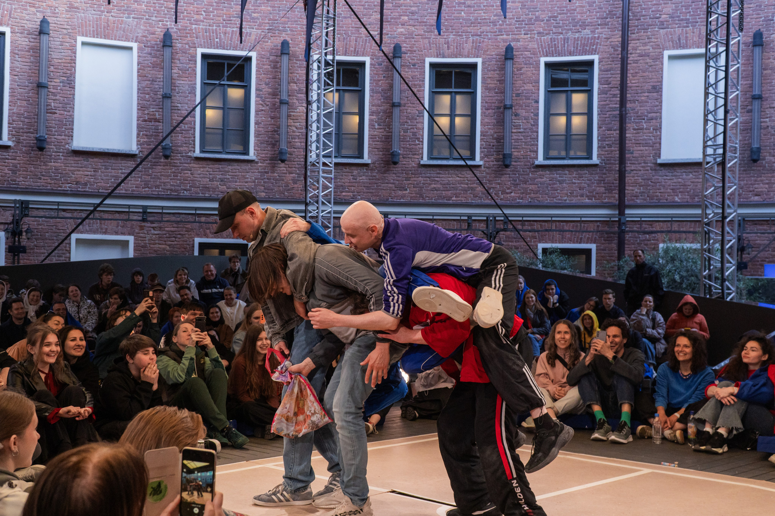 Квадрат: badtheatre. Фотограф в Санкт-Петербурге Авдотья Благовещенская