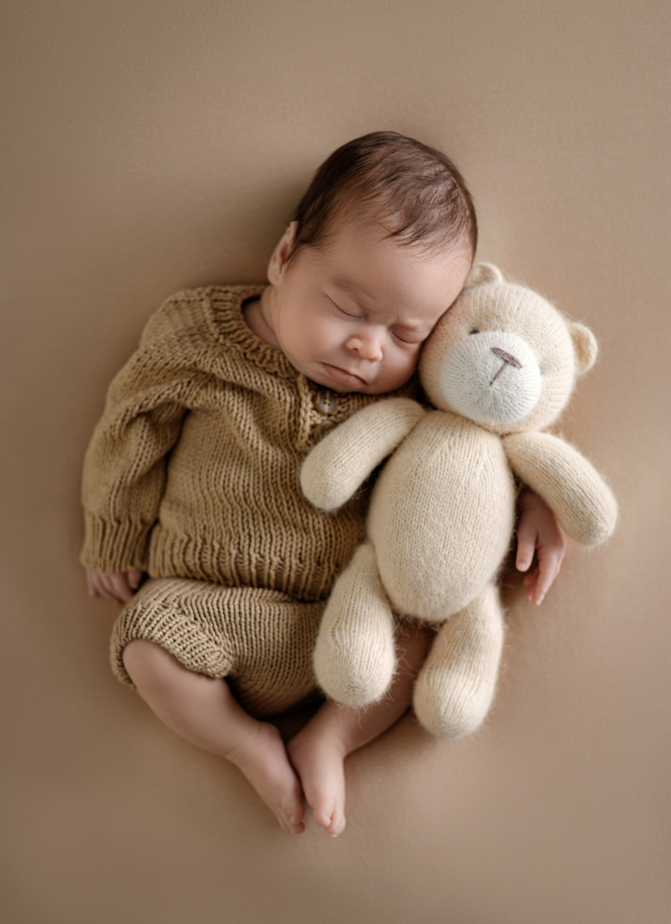 Халид и Лейла. Евгения Горбунова фотограф новорожденных в Новом Уренгое