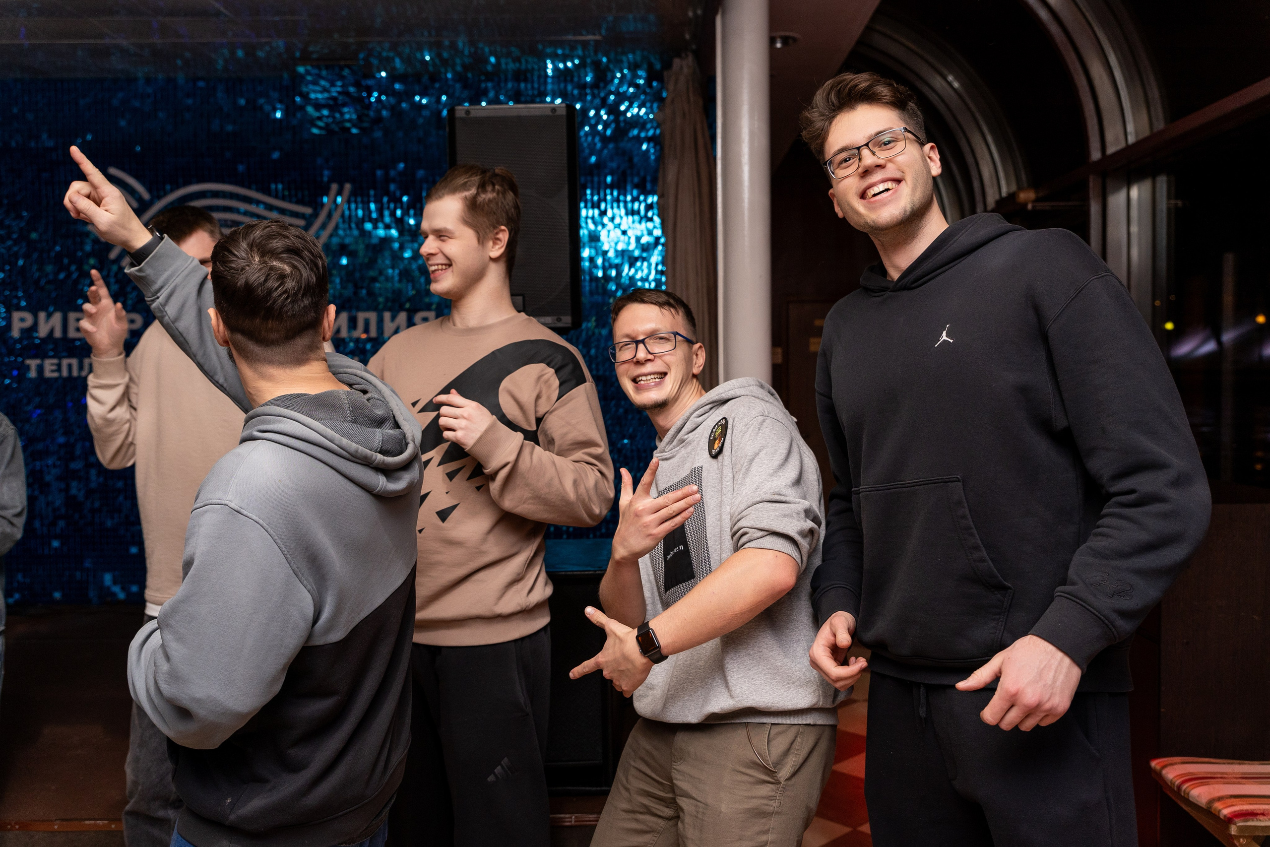 Корпортитв на теплоходе. Фотограф в Москве Десятова Ксения