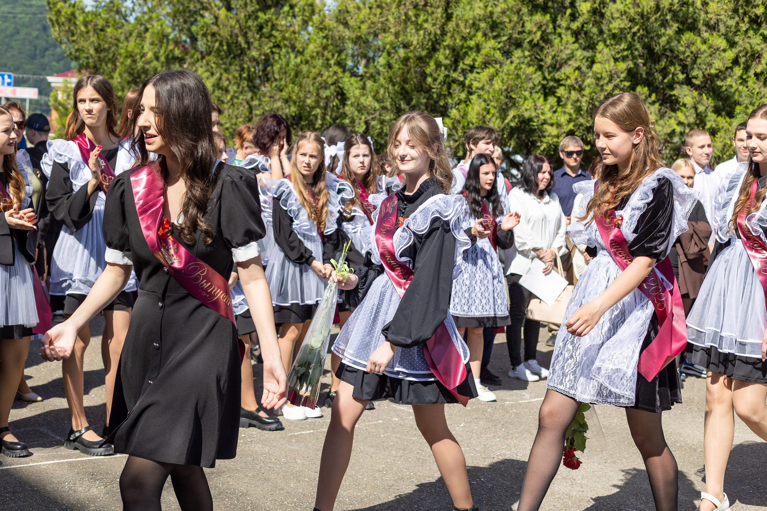 Последний звонок. Выпускные альбомы Майкоп, Краснодар Елена Золотарева