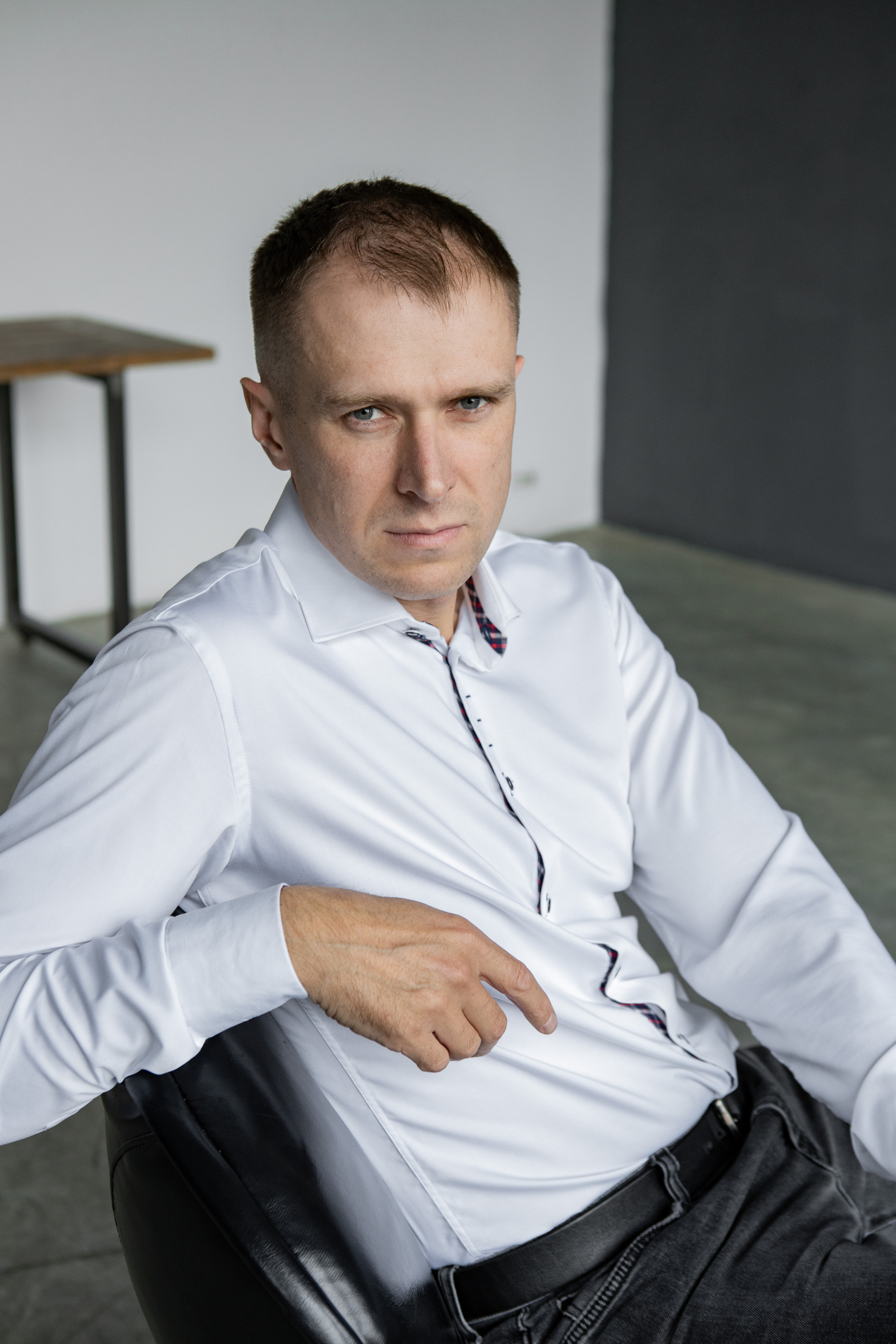 Олег. Фотограф Челябинск Эвелина Ганага, съемка для бизнеса и маркетплейсов