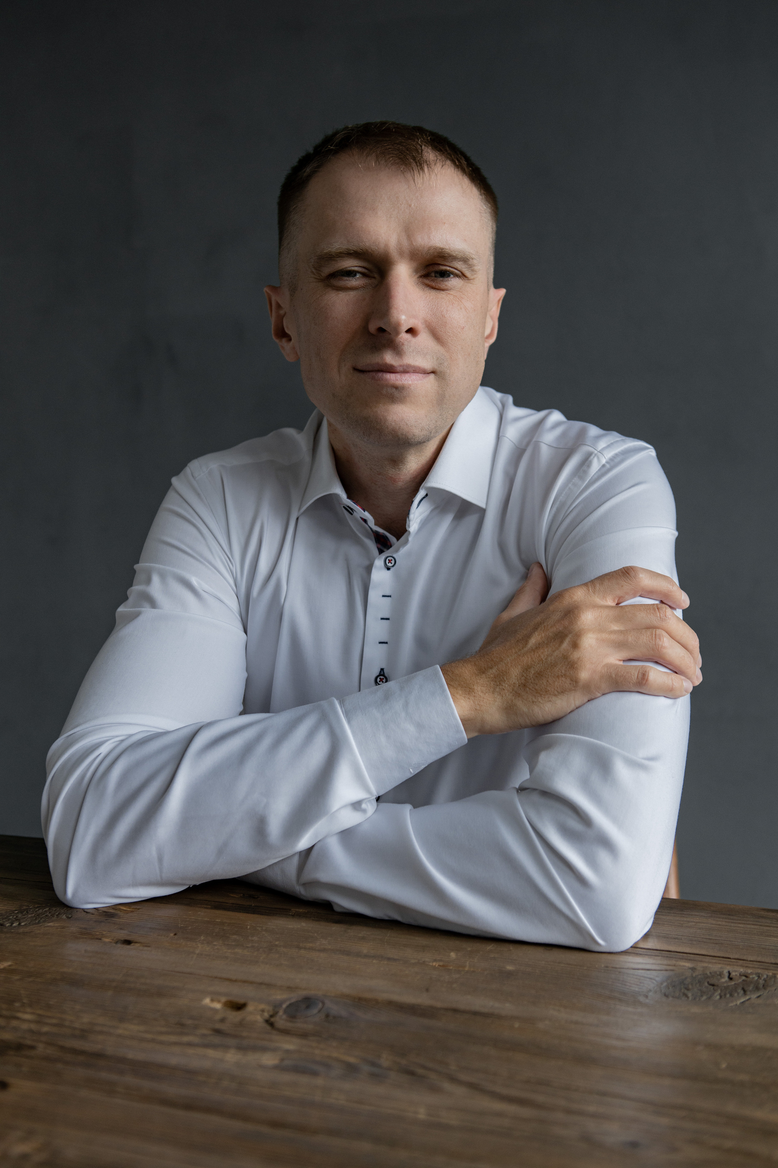 Олег. Фотограф Челябинск Эвелина Ганага, съемка для бизнеса и маркетплейсов