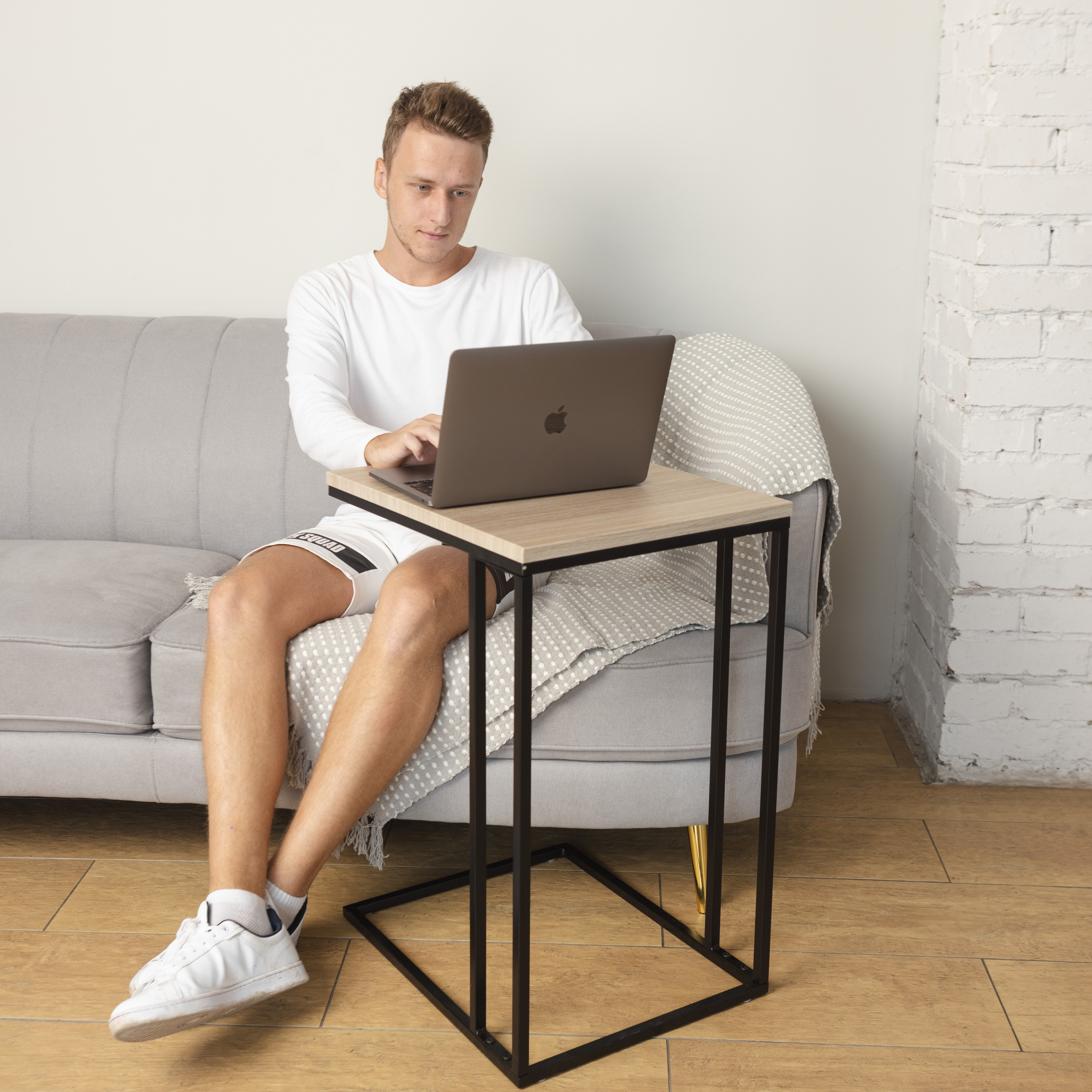 Столы и стулья. Фотограф Челябинск Эвелина Ганага, съемка для бизнеса и маркетплейсов