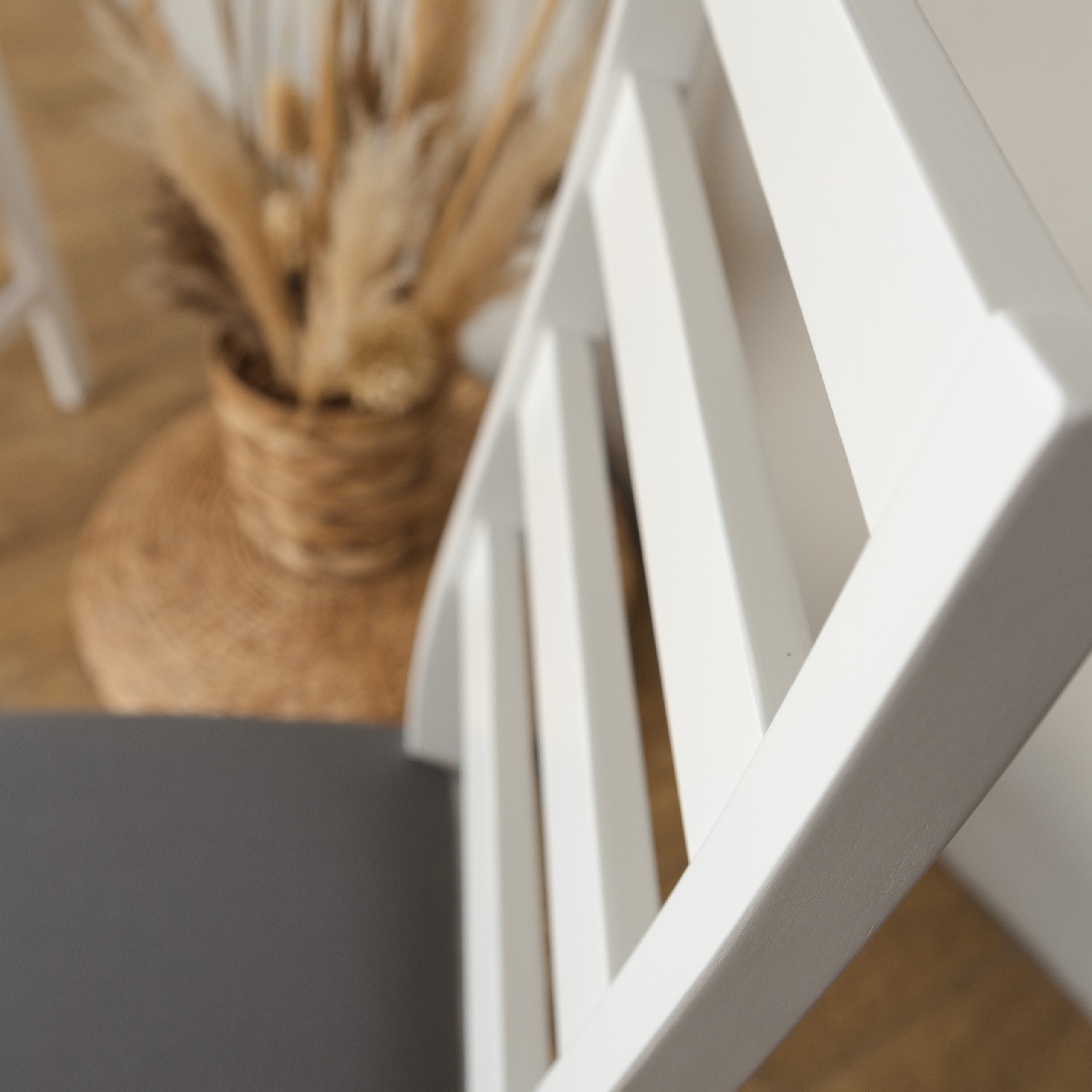 Столы и стулья. Фотограф Челябинск Эвелина Ганага, съемка для бизнеса и маркетплейсов