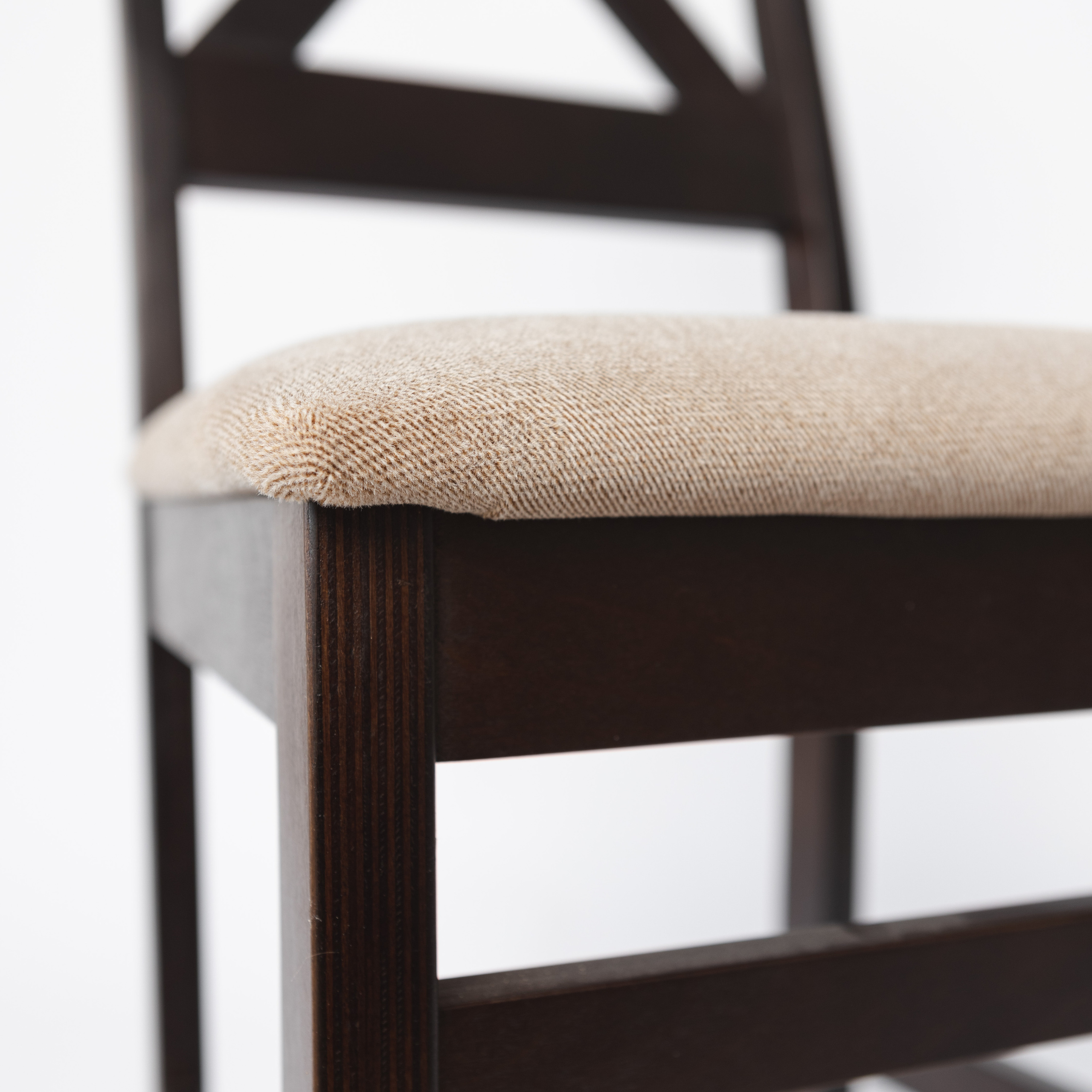 Столы и стулья. Фотограф Челябинск Эвелина Ганага, съемка для бизнеса и маркетплейсов