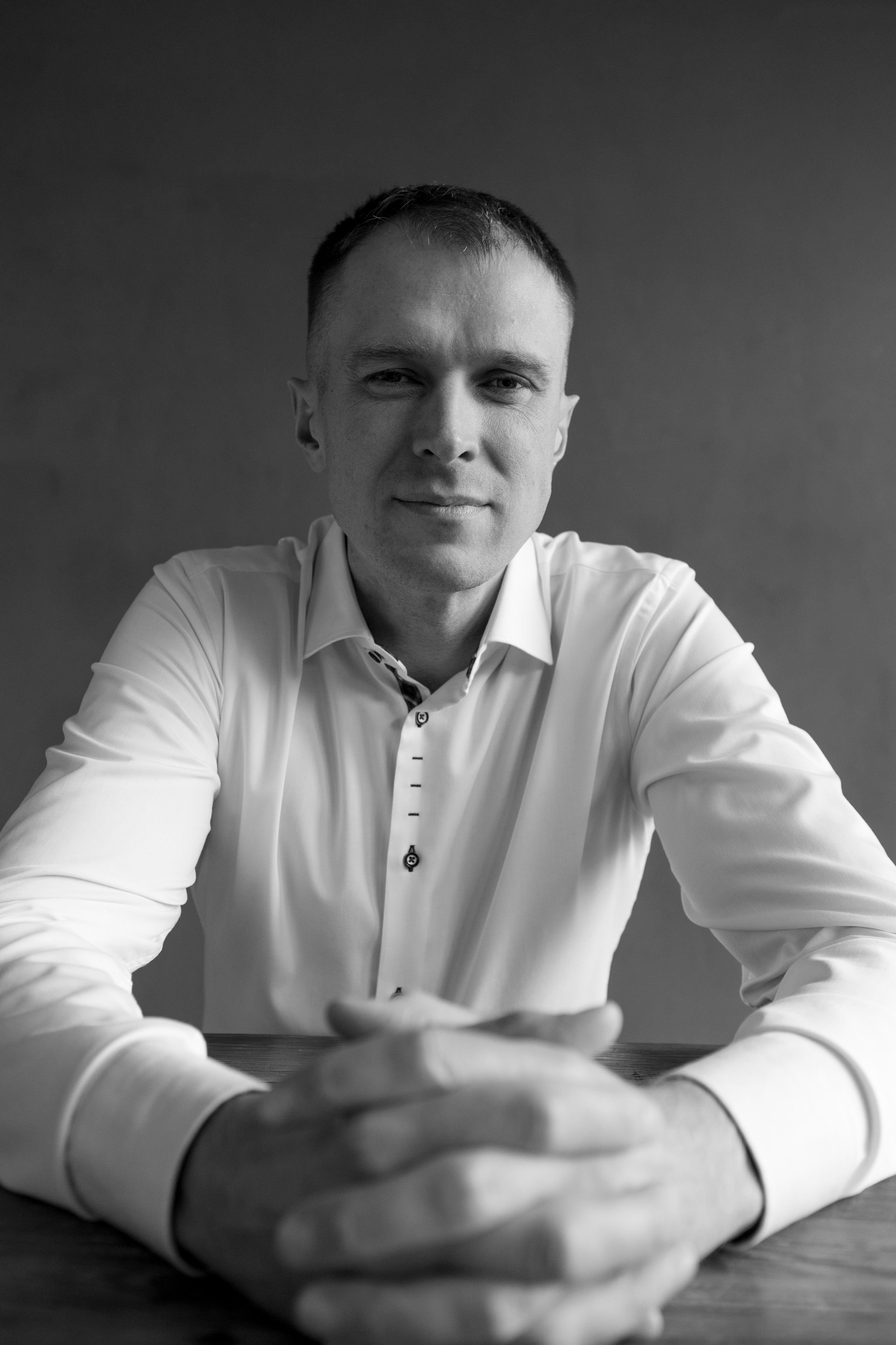 Олег. Фотограф Челябинск Эвелина Ганага, съемка для бизнеса и маркетплейсов