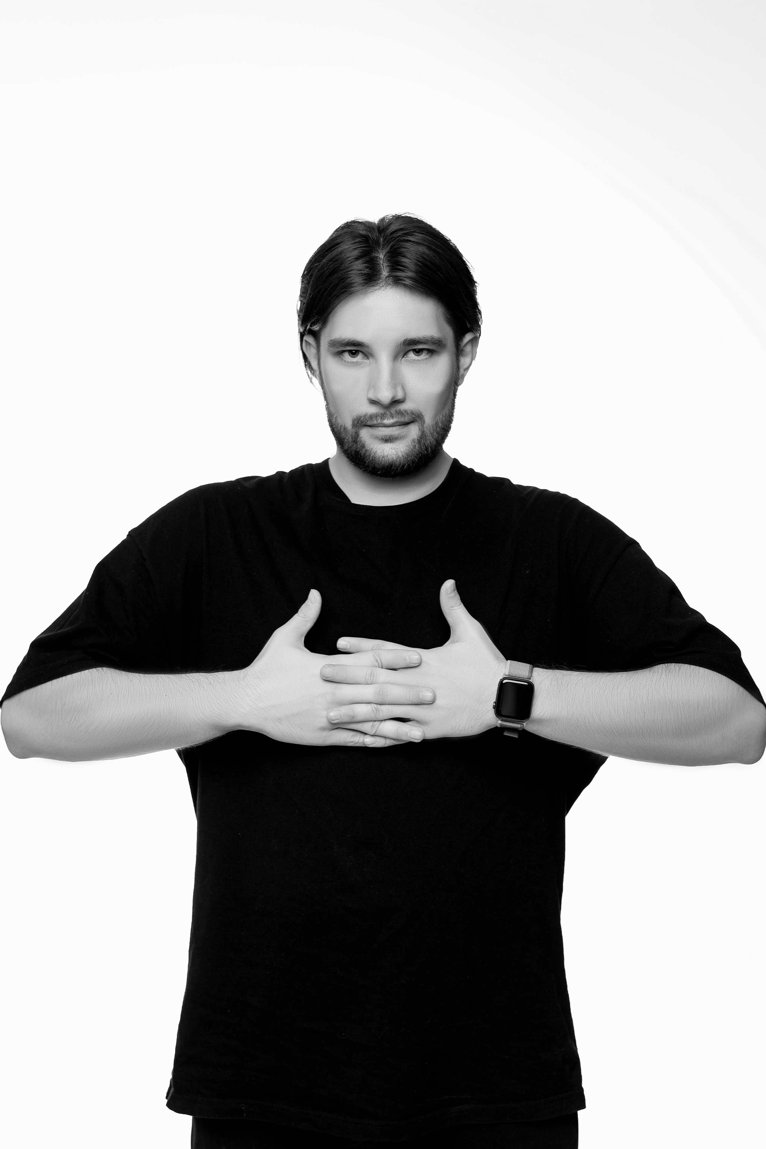 Михаил С. Фотограф Челябинск Эвелина Ганага, съемка для бизнеса и маркетплейсов