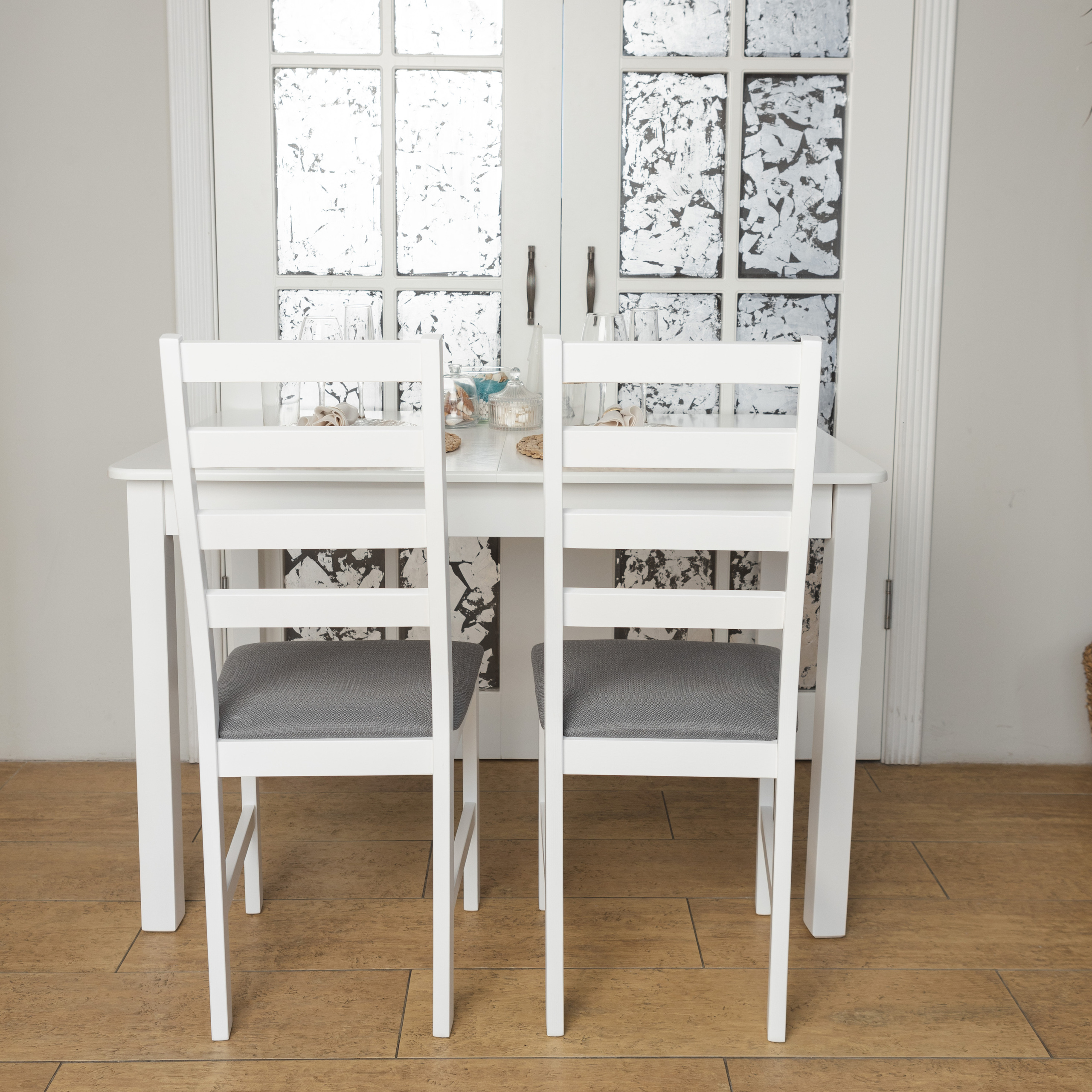 Столы и стулья. Фотограф Челябинск Эвелина Ганага, съемка для бизнеса и маркетплейсов