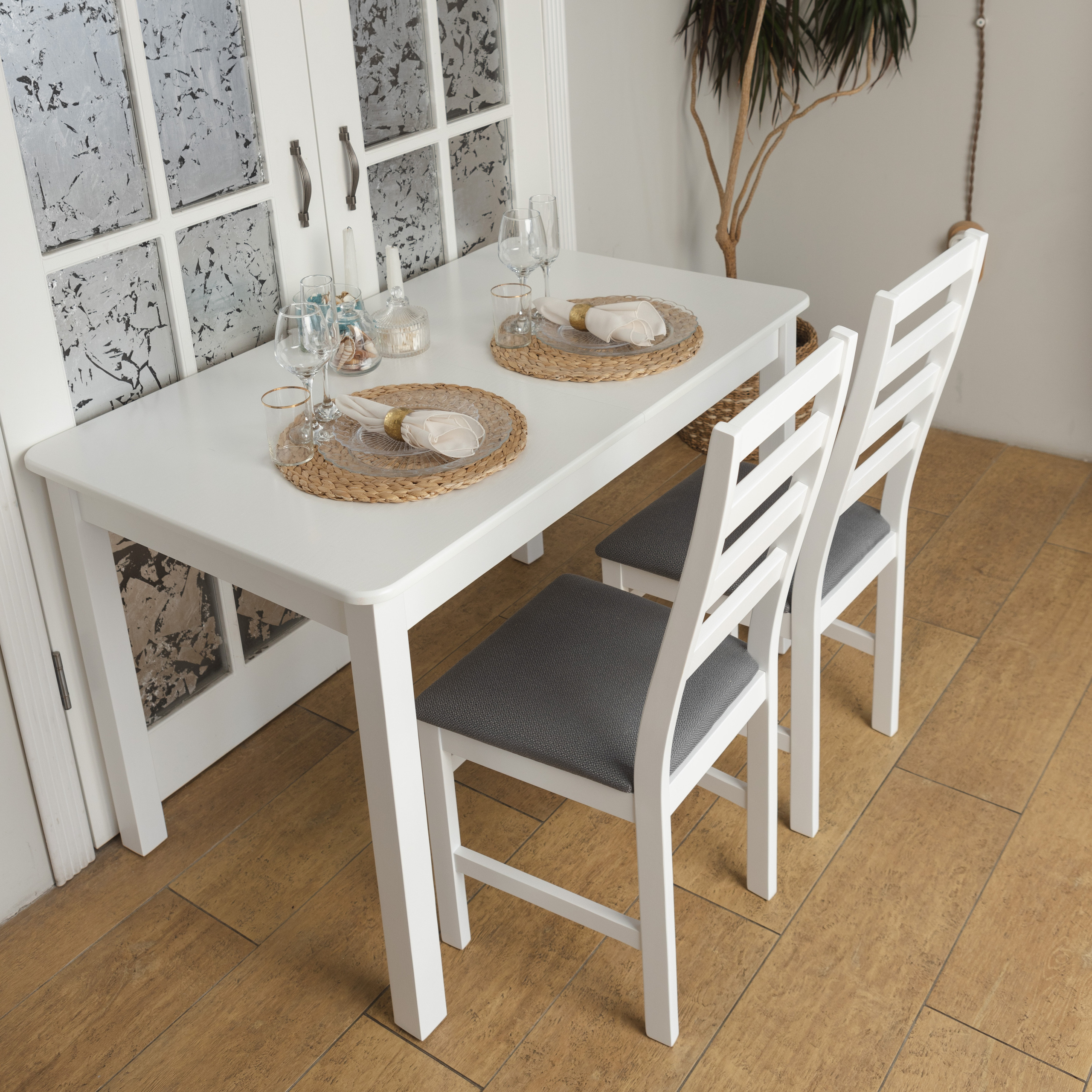 Столы и стулья. Фотограф Челябинск Эвелина Ганага, съемка для бизнеса и маркетплейсов