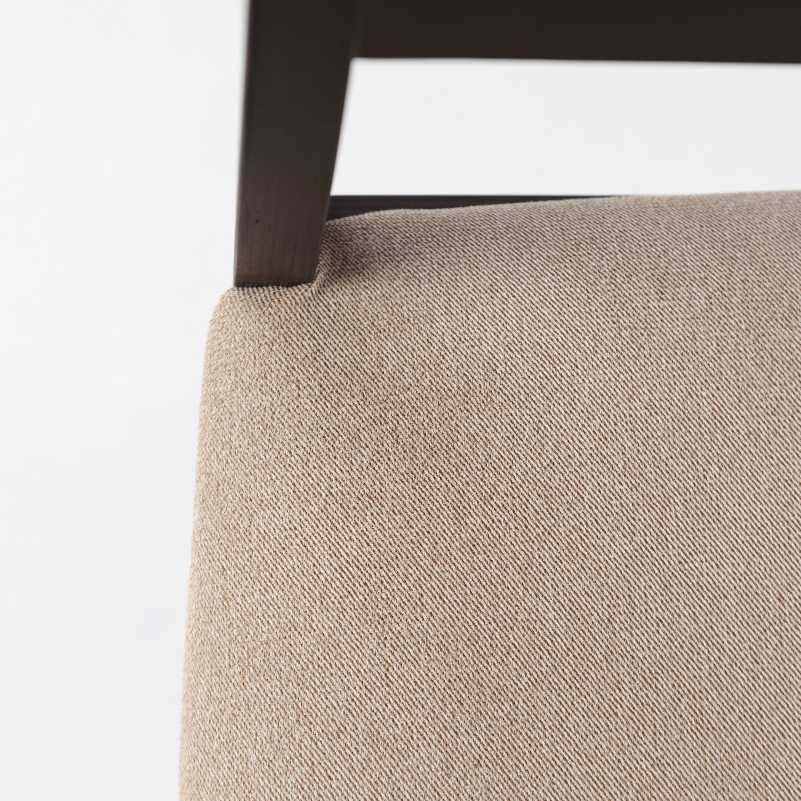 Столы и стулья. Фотограф Челябинск Эвелина Ганага, съемка для бизнеса и маркетплейсов