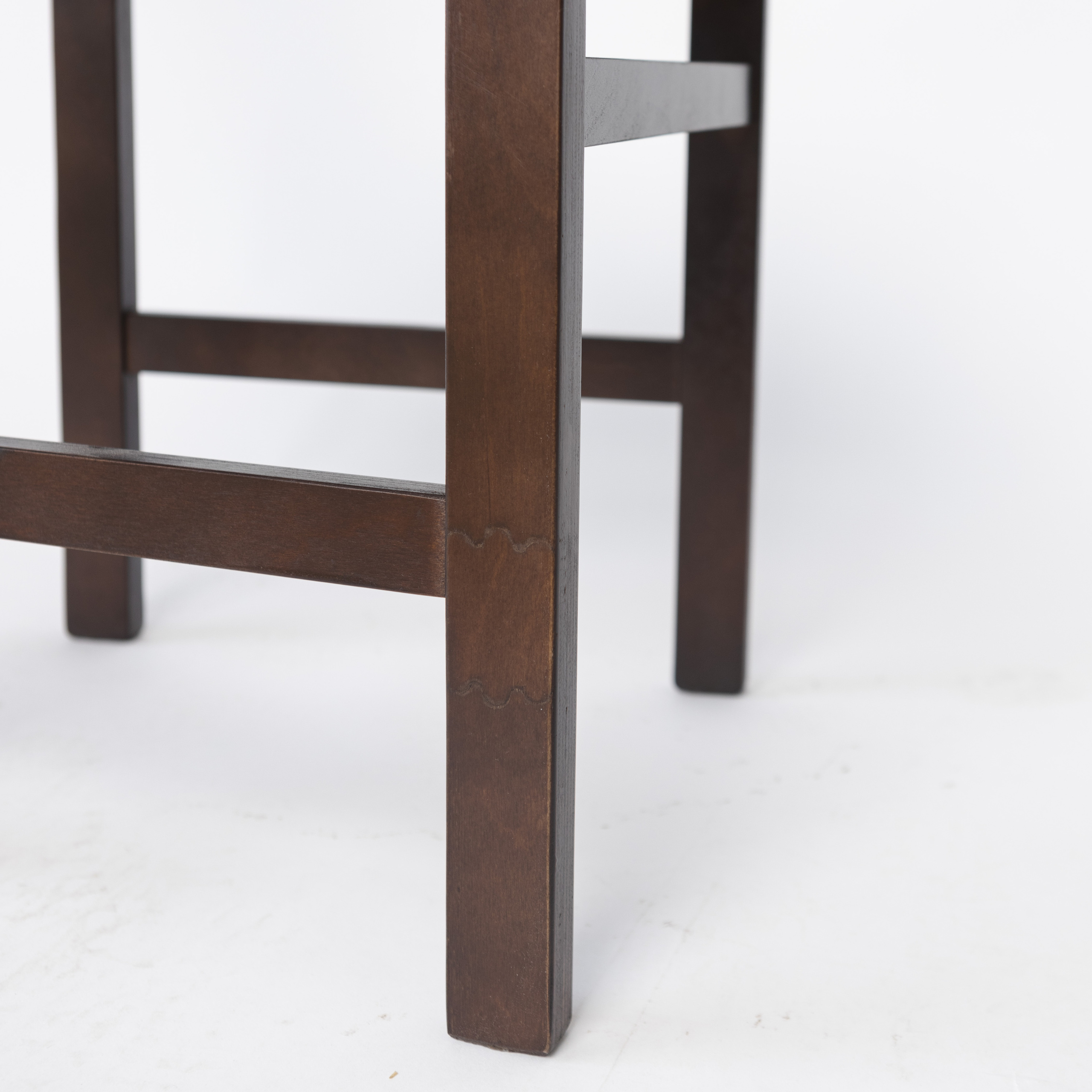 Столы и стулья. Фотограф Челябинск Эвелина Ганага, съемка для бизнеса и маркетплейсов