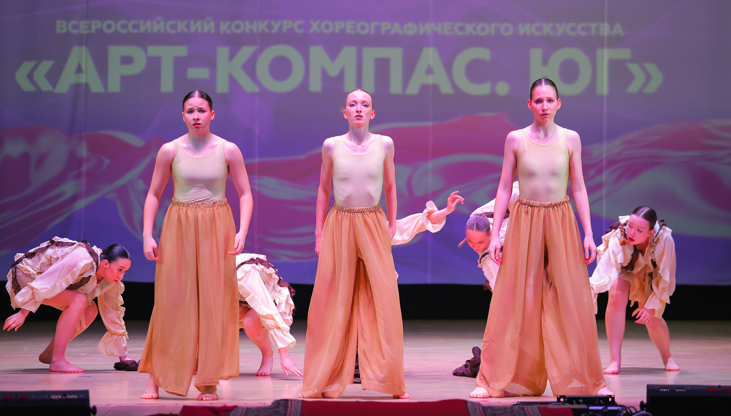 26.04.2025 Фестиваль хореографического искусства «АРТ-КОМПАС.ЮГ» г. Волгоград. Медиастудия Фото Концепт