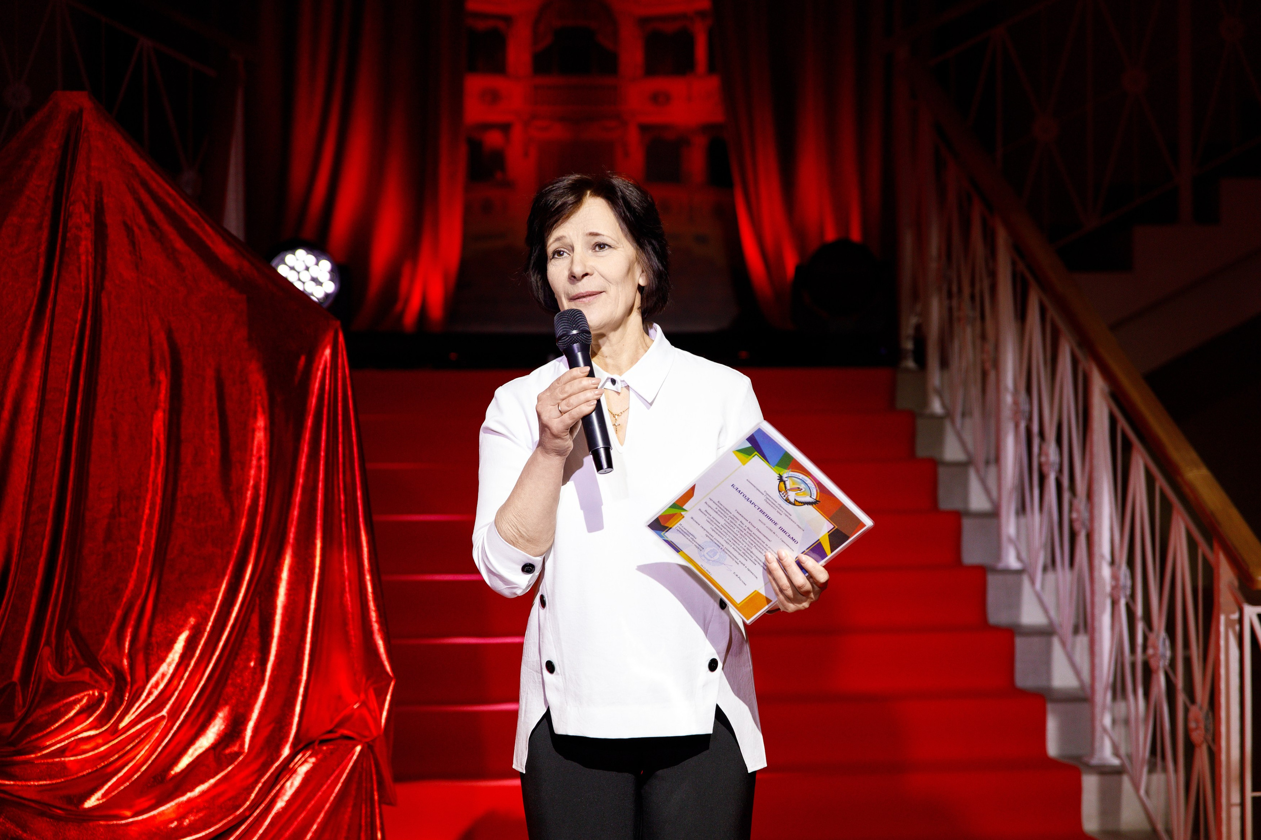 Награждение победителя конкурса «Учитель Года» г. Горнозаводск. Фотограф Дмитрий Молчанов | Фотограф Пермь | Фотограф