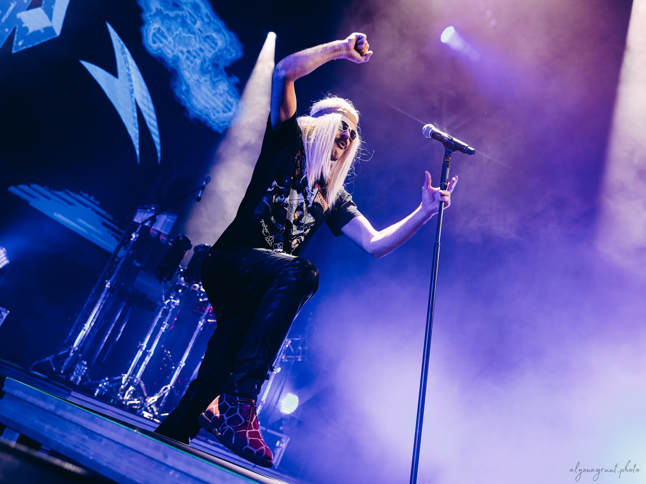 Багровый Фантомас, фоторепортаж, СПб, BASE, 14.12.2025. Алена Адрианова: фотограф в Санкт-Петербурге