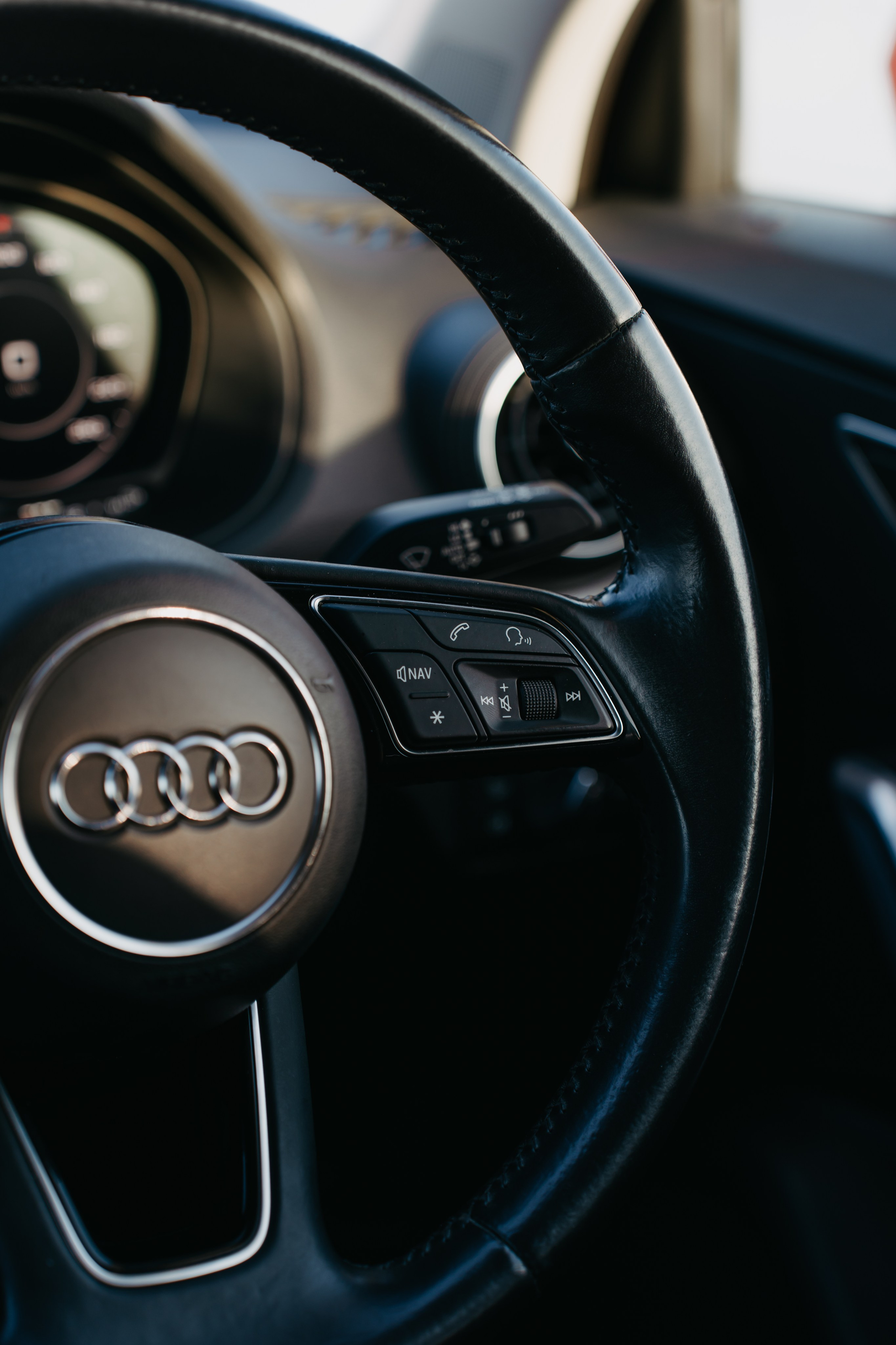 Audi Q2. Фотограф, видеограф и пилот дрона на Байкале