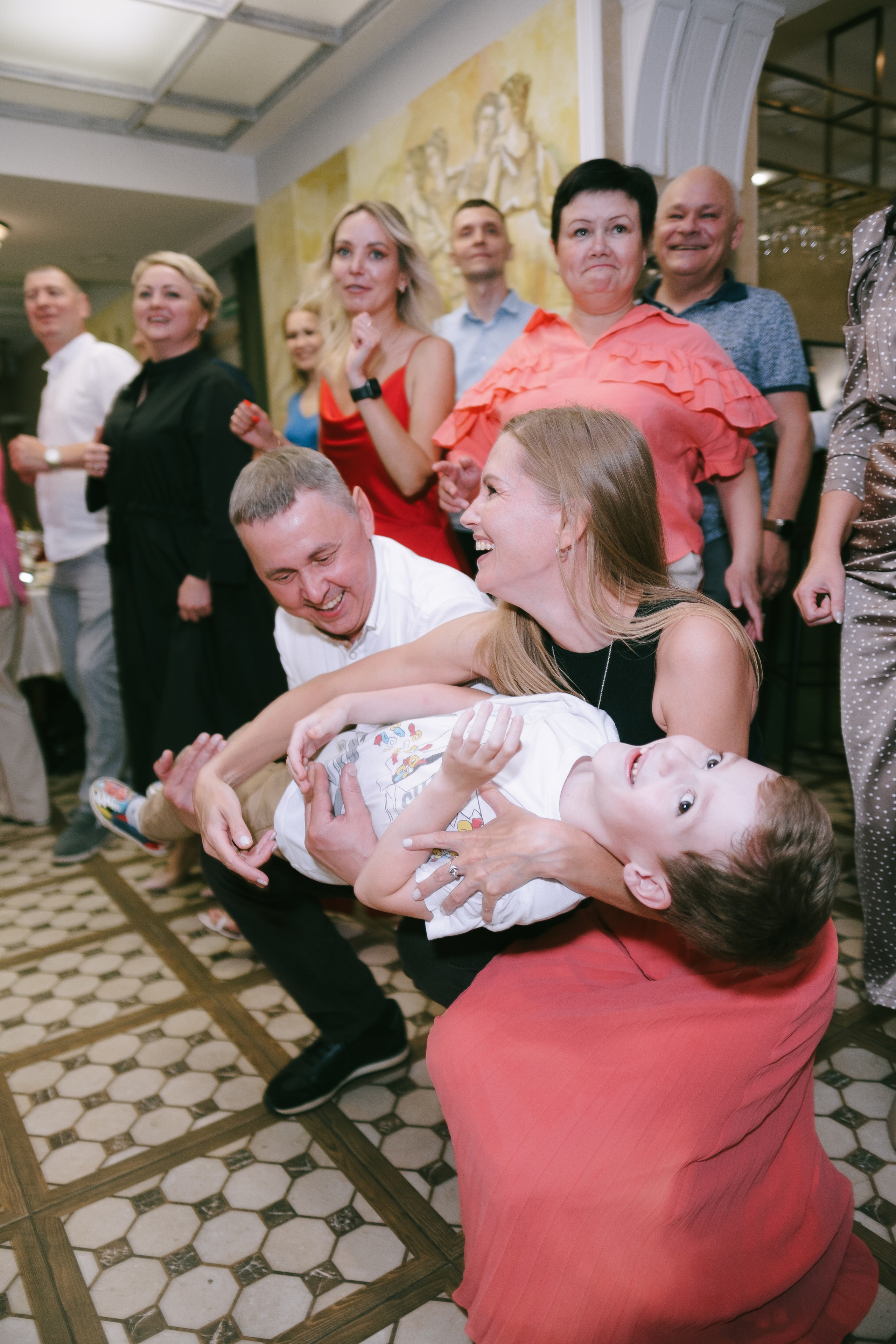 Выпускной школа 33. Свадебный и репортажной фотограф Денис Ожигин в Краснодаре и Краснодарском крае