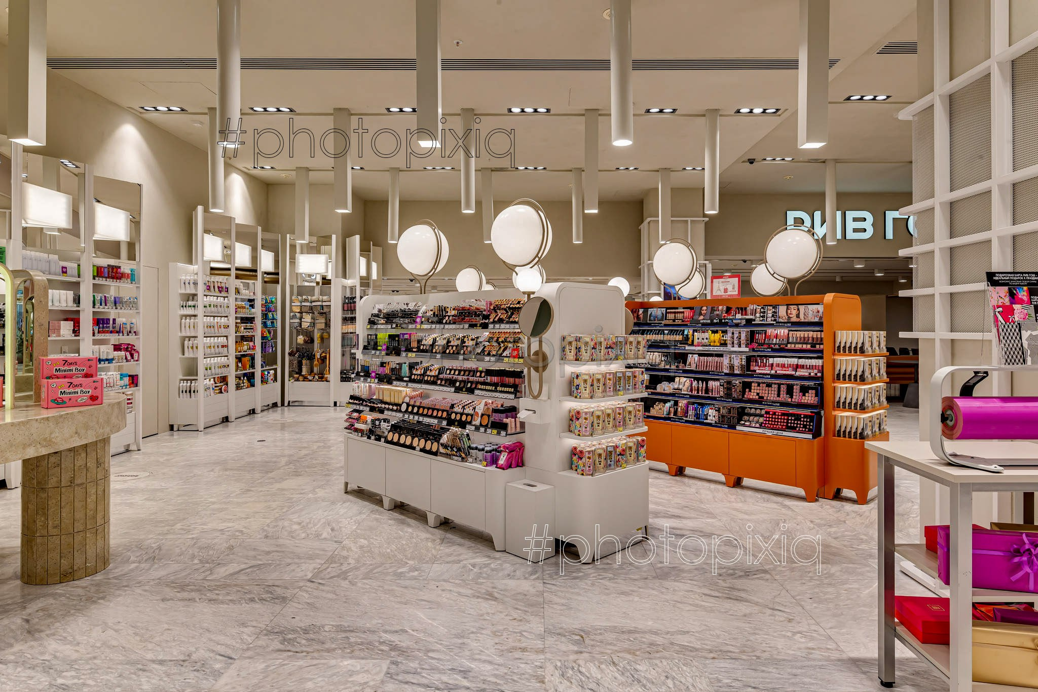Интерьерная съёмка магазина парфюмерии и косметики Рив Гош. Интерьерная съёмка и виртуальные туры — Интерьерный фотограф Кузнецов Сергей (photopixiq)