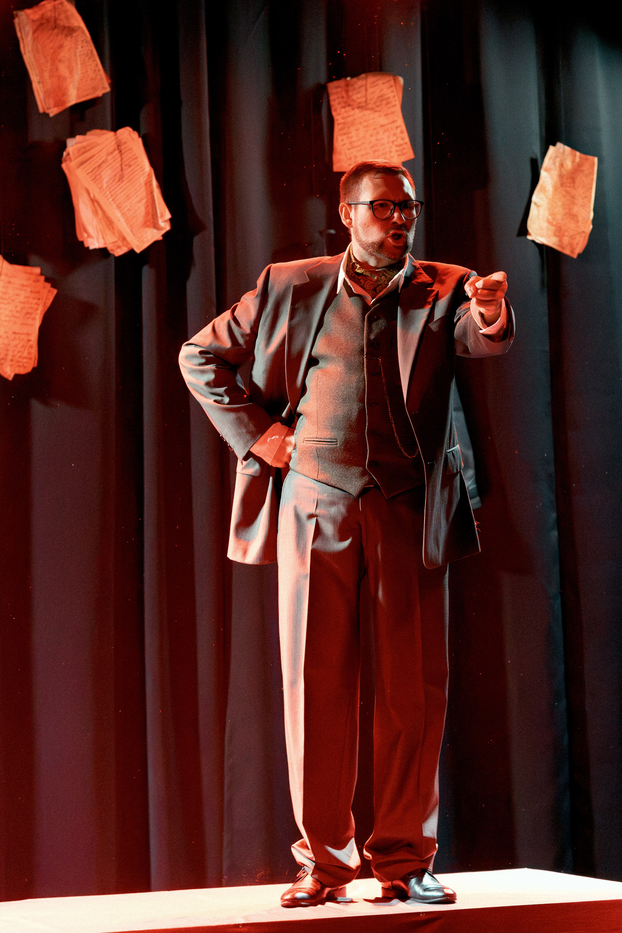 Спектакль «Женитьба». Репортажный и портретный фотограф Андрей Гаровский