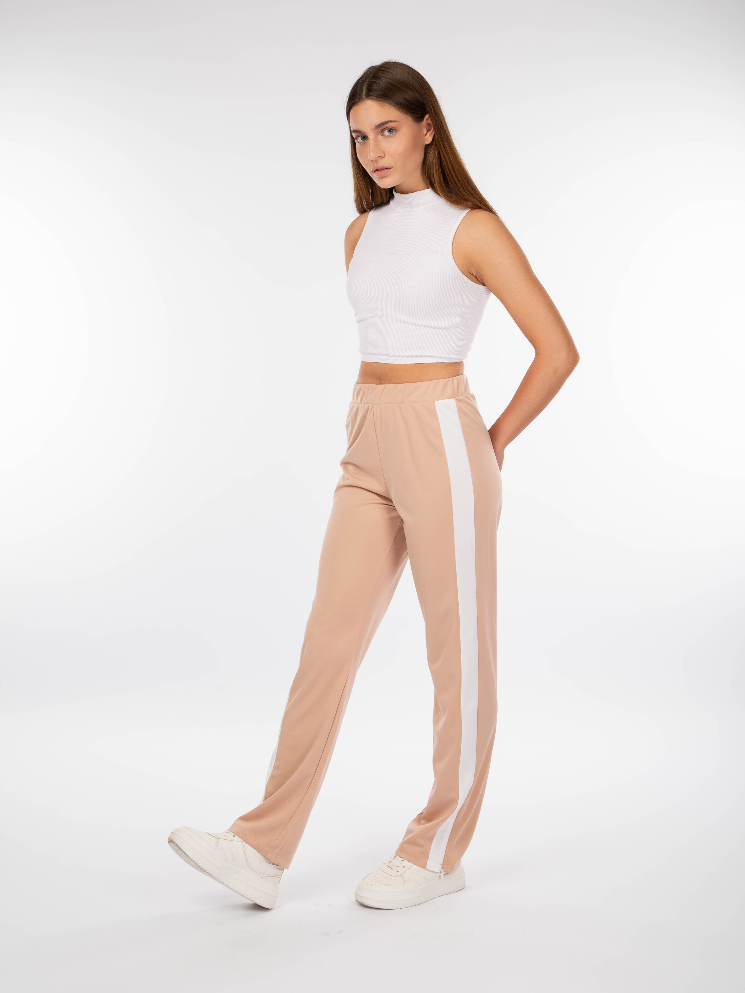 Модельная съемка одежды для брендов в Москве. Фотограф Анна Татаурова | Авторская фотосъемка в Москве