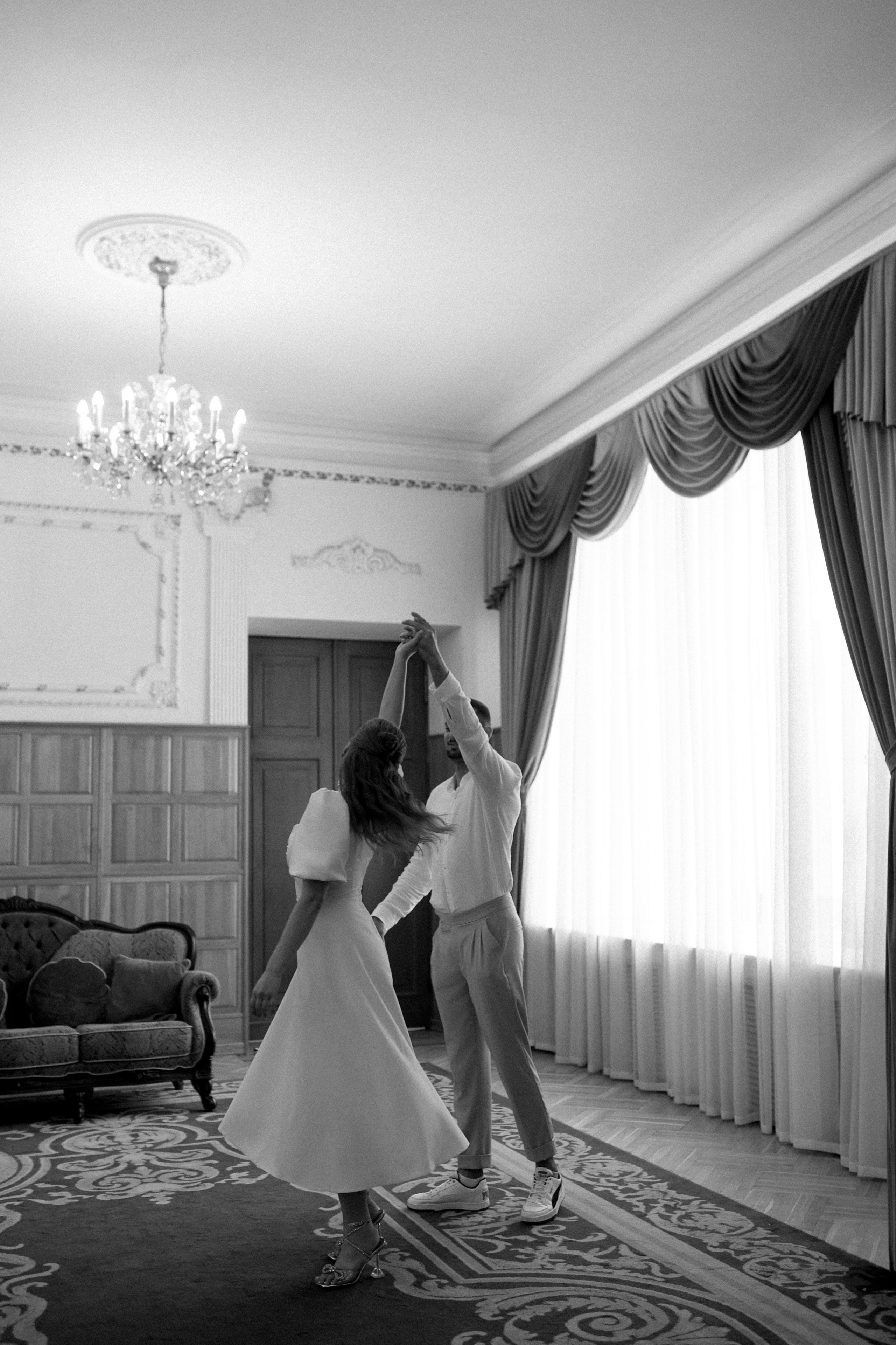 Свадебная Фотосессия в Грибоедовском загсе. Сестры Карабаза. Фотографы и ретушеры в Москве и Санкт-Петербурге