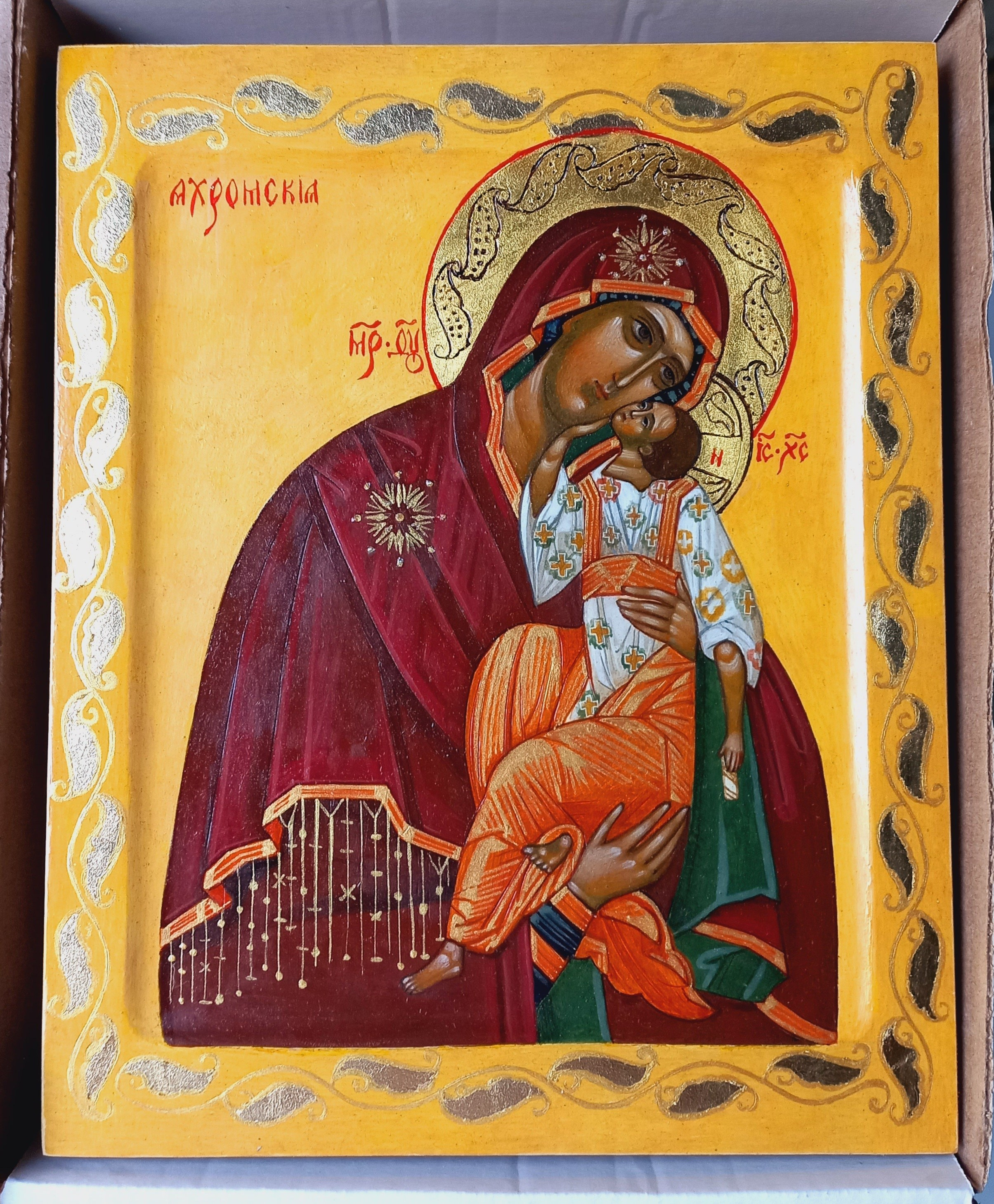 Рукописная икона Яхромская Божья Матерь.