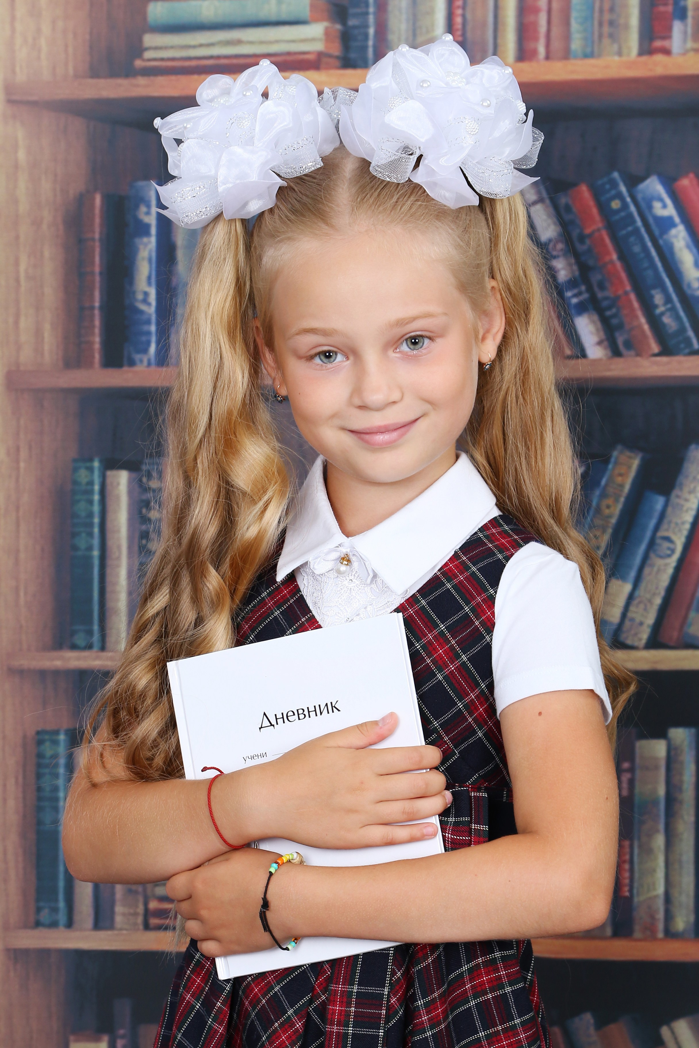 КОМПАНИЯ КРАЙФОТО ФОТОСЕССИЯ СНОВА В ШКОЛУ. КОМПАНИЯ КРАЙФОТО