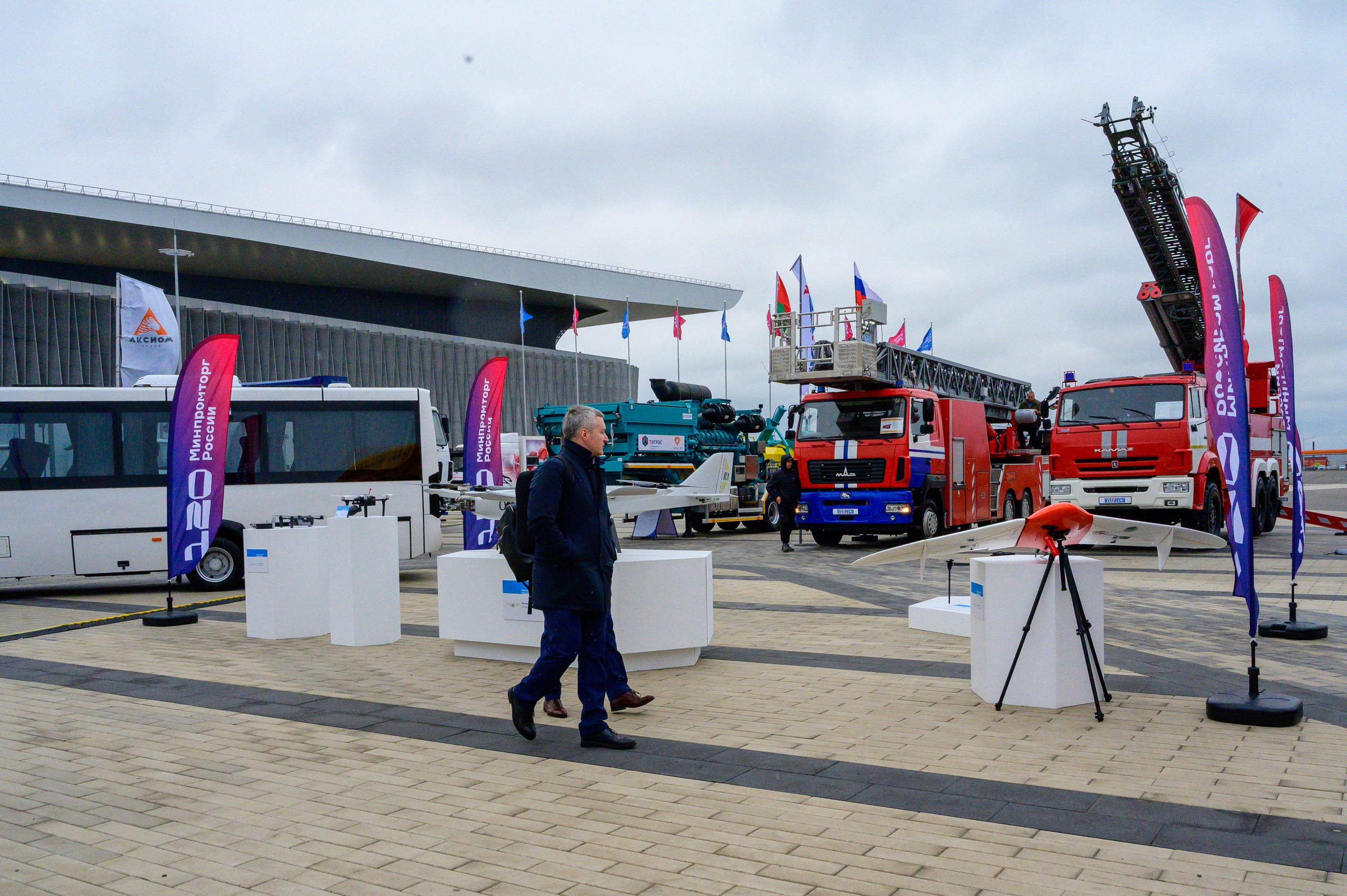 BigindustrialweekBelarus. Фотоуслуги, услуги фотографа, фотографирование важных событий