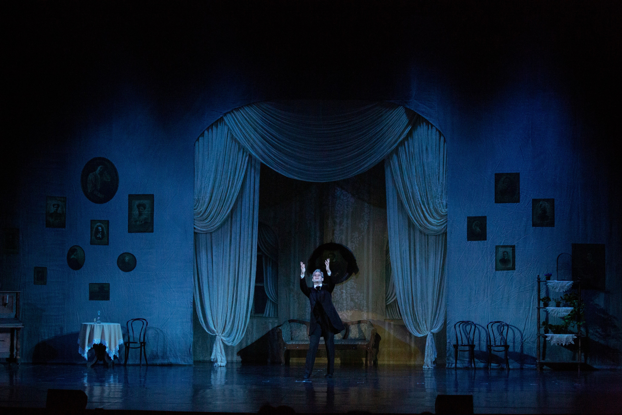 Анюта — спектакль — премьера на сцене Зимнего театра Марийского театра оперы и балета. Фотограф в Сочи Юрий Шептаев